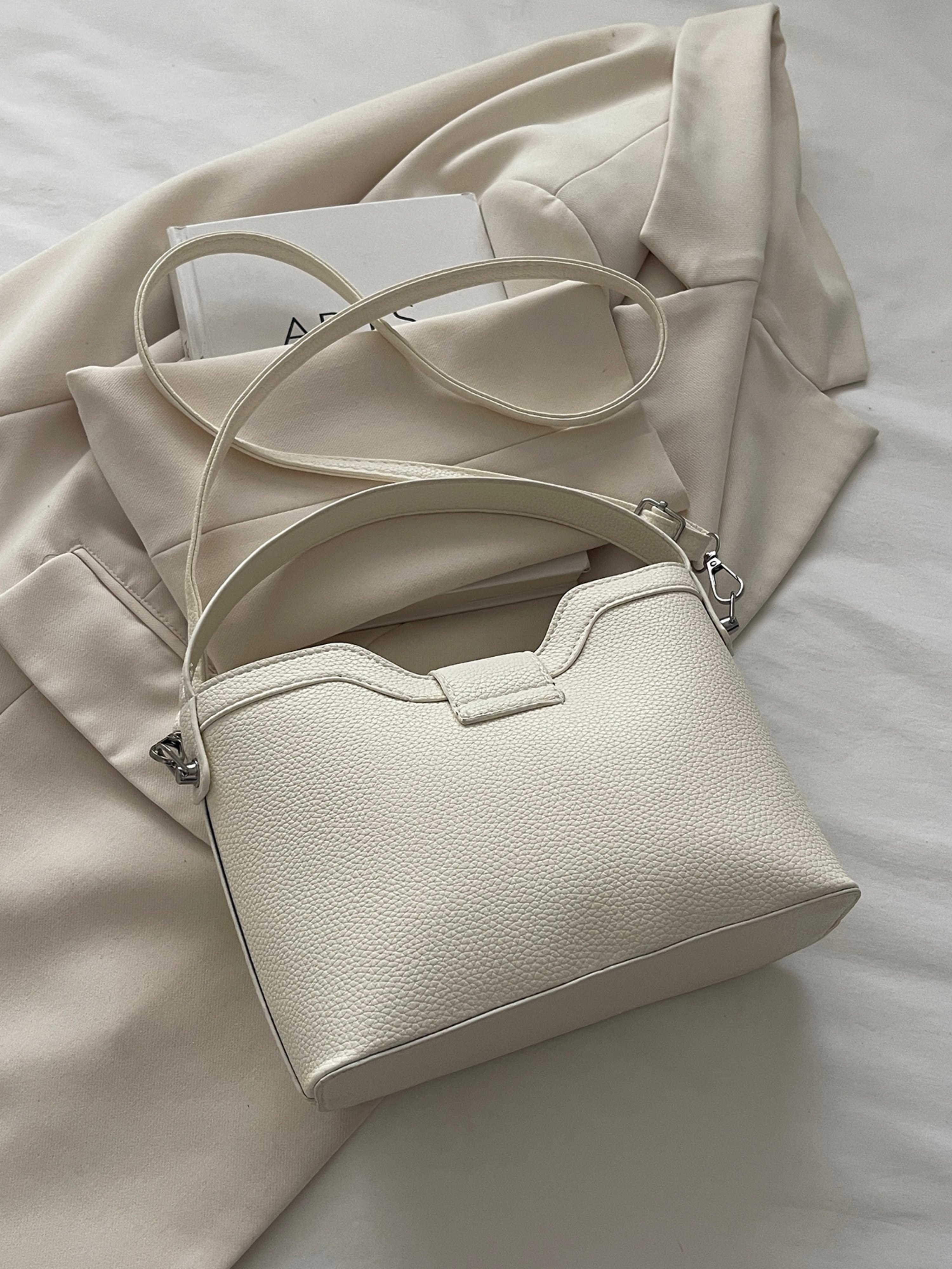 White Solid Handbag with Magnetic Closure