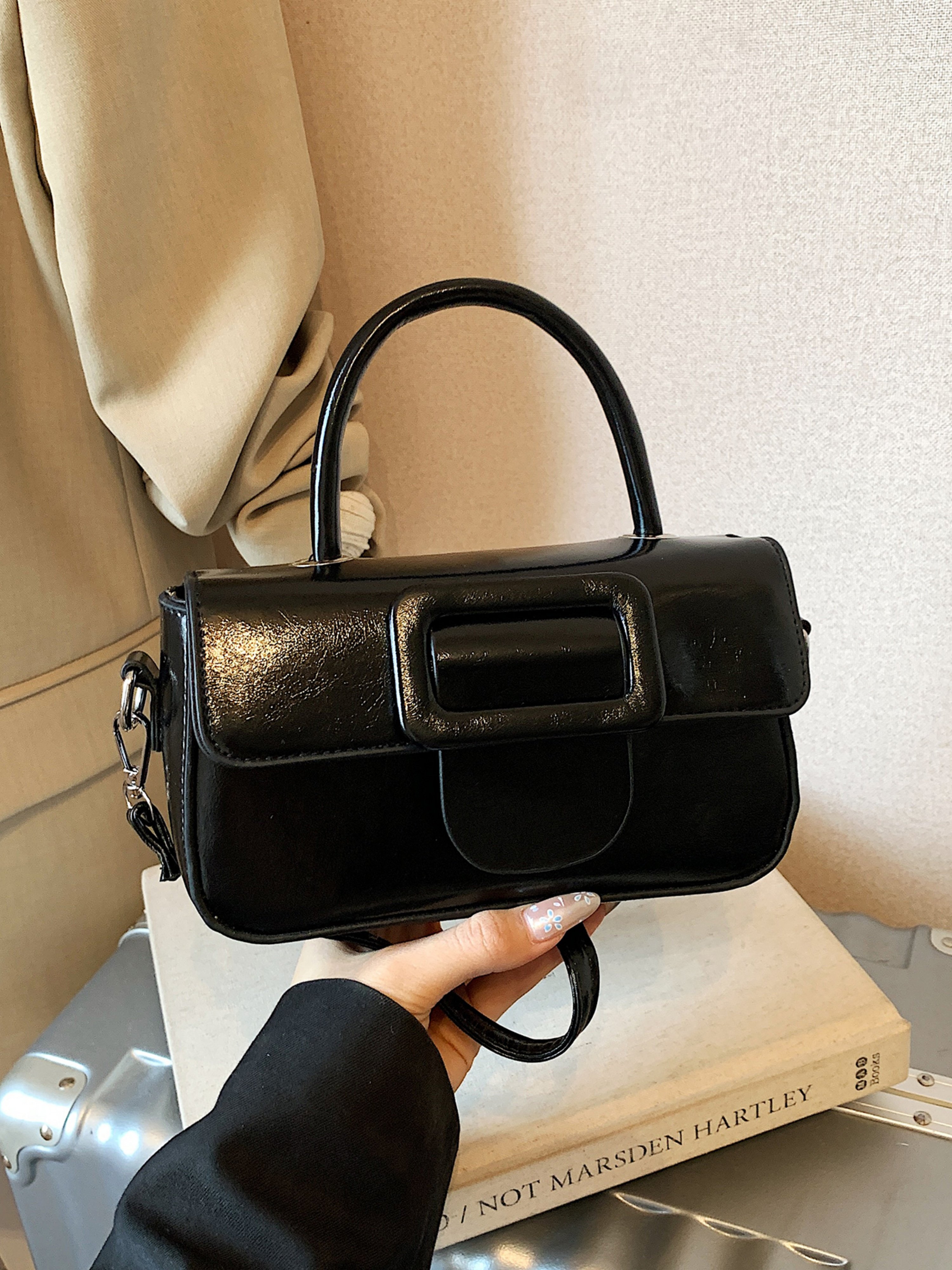 Black Solid Handbag with Magnetic Closure