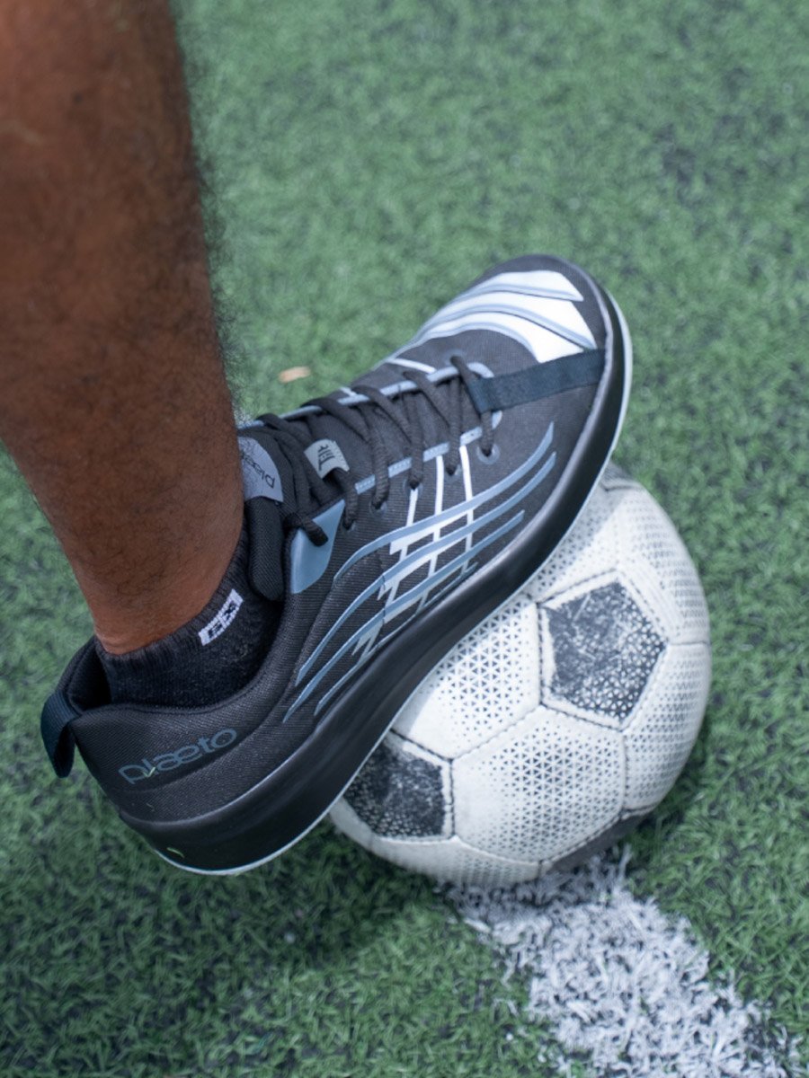 Nova Mens Black and Grey Sports Sneakers