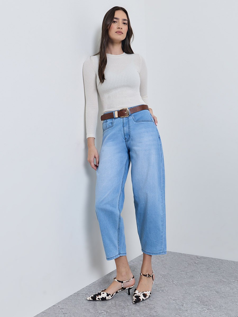 بلوزة محبوكة بأكمام طويلة وتفاصيل مضلعة كريمي