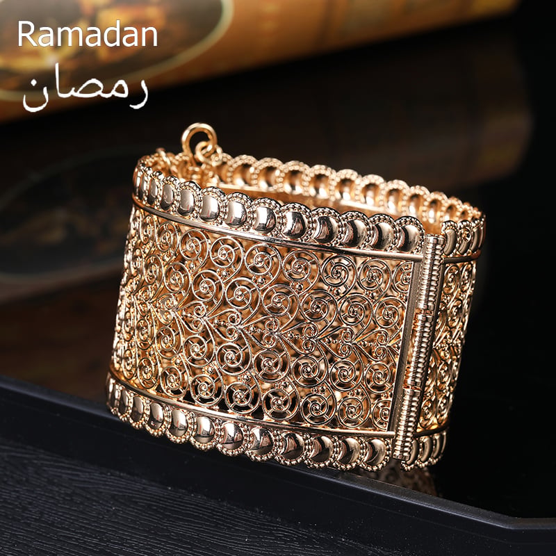 Gold Filigree Bangle Bracelet for Women - Casual Wear.
