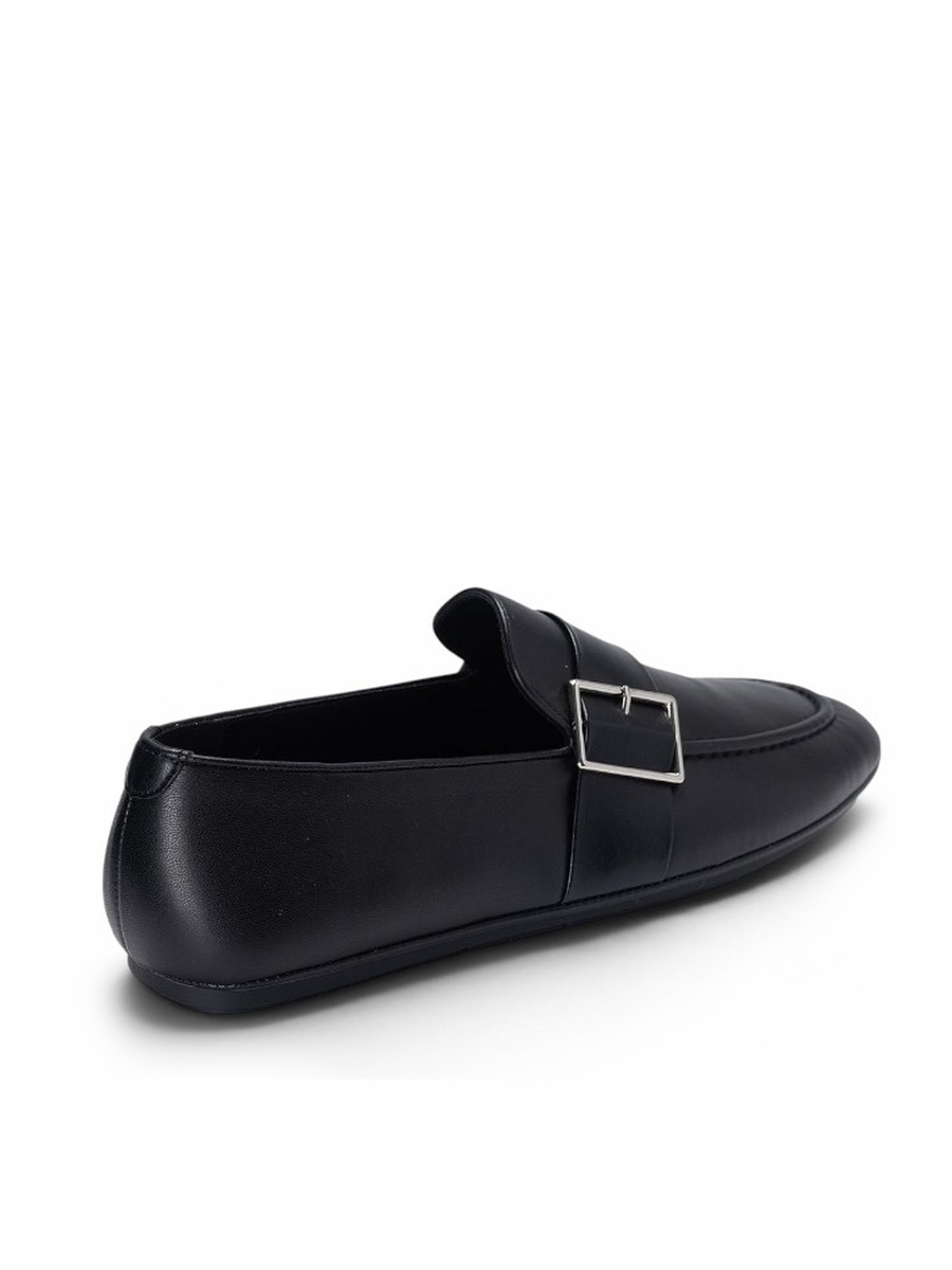 حذاء لوفرز رسمي بتفاصيل إبزيم للرجال باللون الأسود