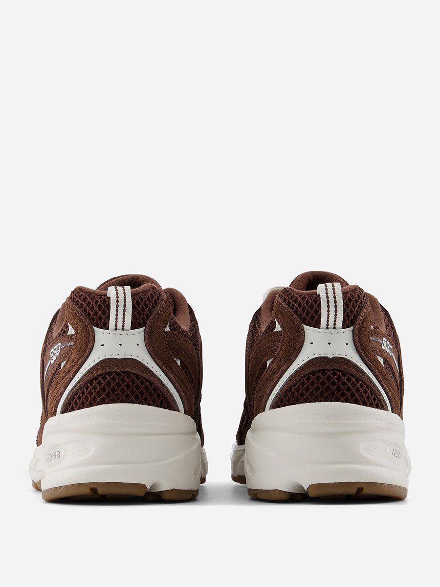 حذاء رياضي 530 بني