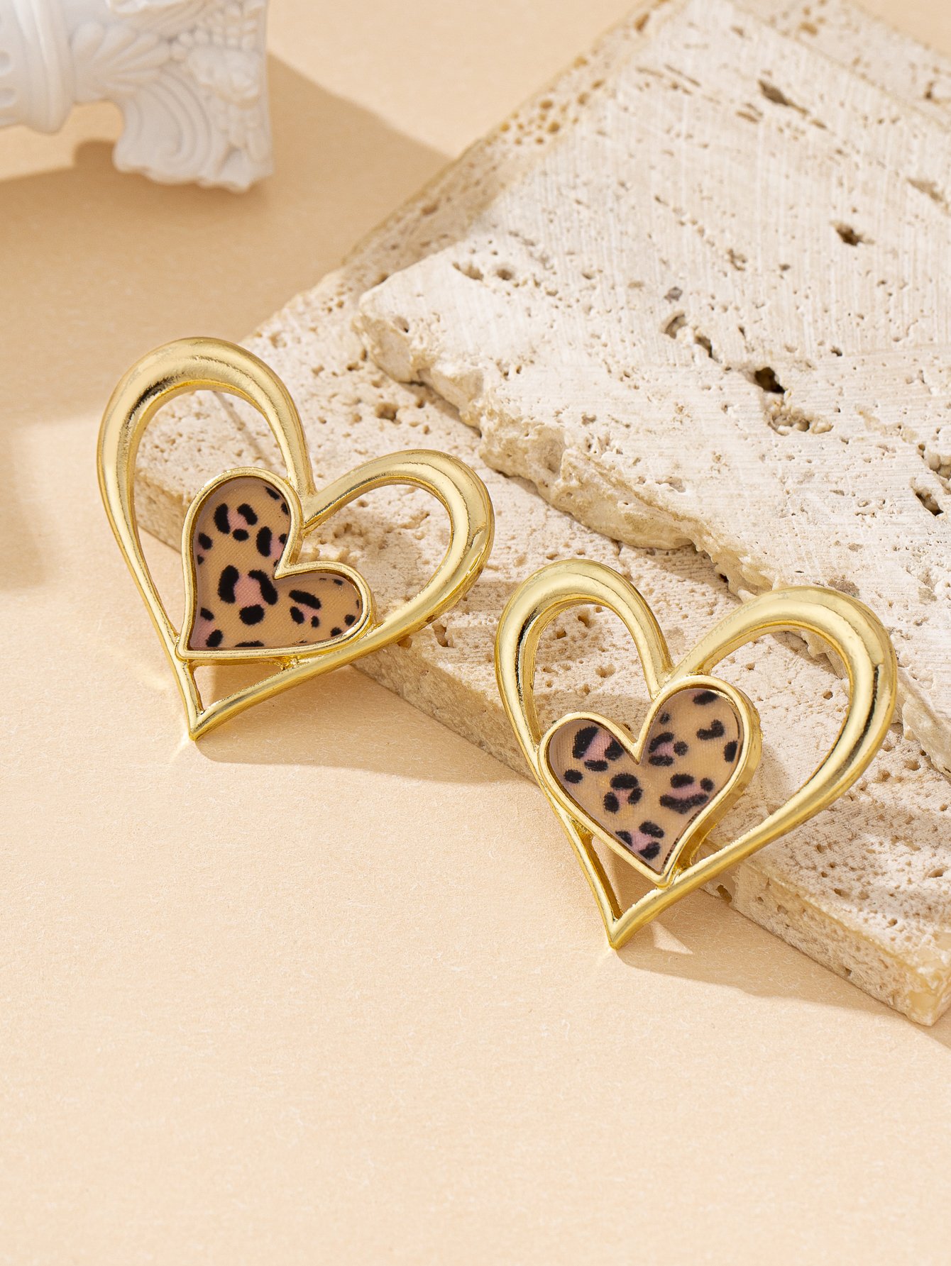 Leopard Print Heart Dangle Earrings - Multi-Color Casual Style.