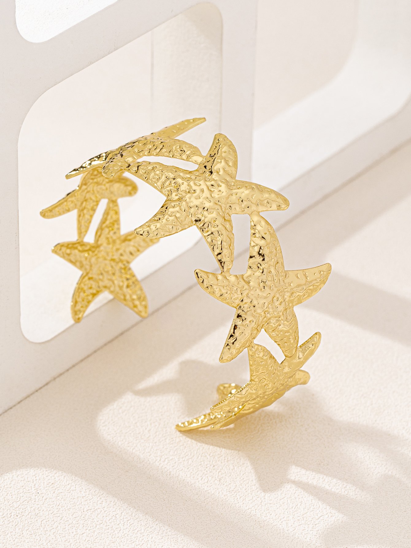 Golden Starfish Bangle Bracelet - Casual Wear Accessory.