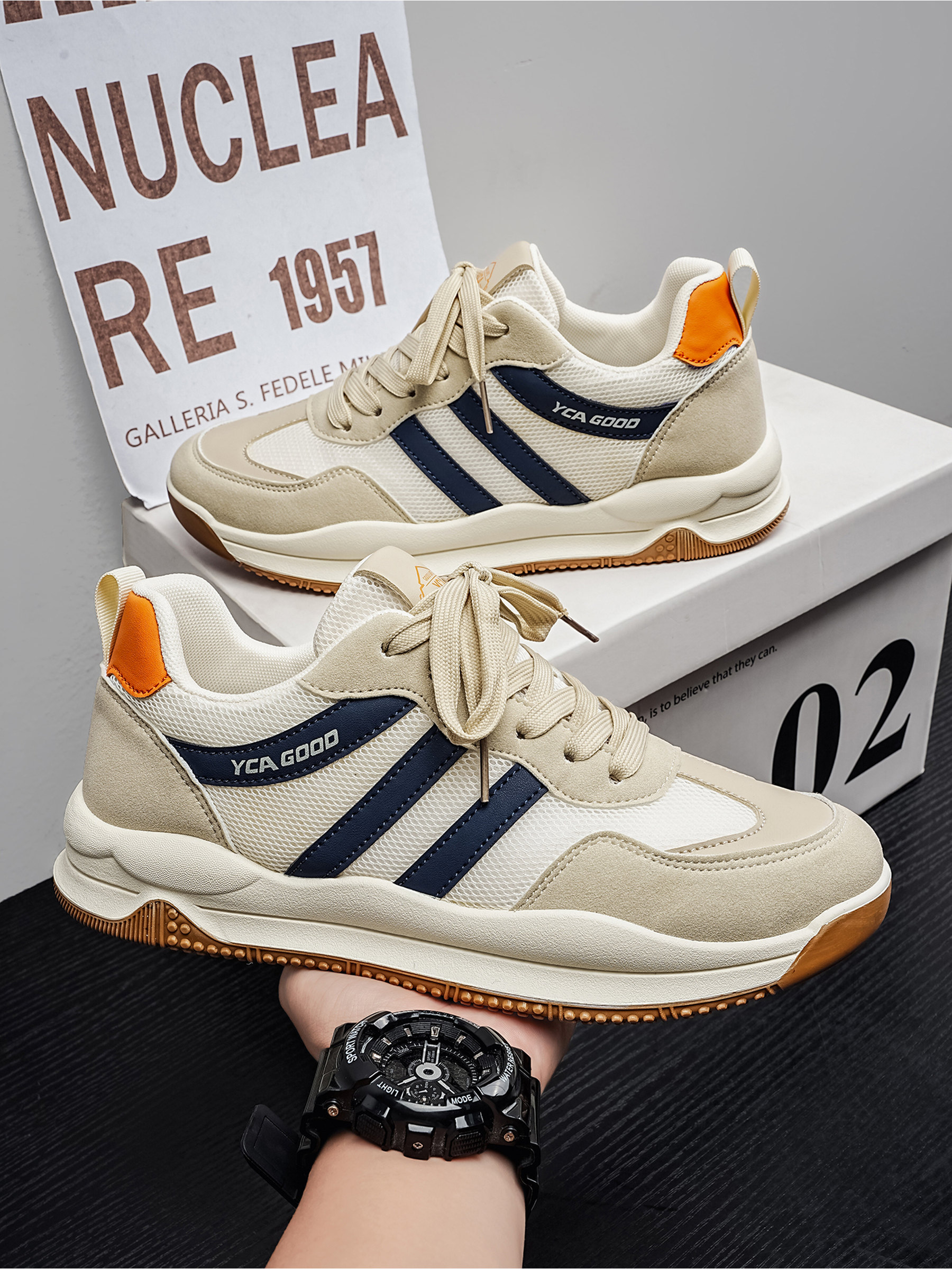 Men PU Textile Retro Lace-Up Sneakers