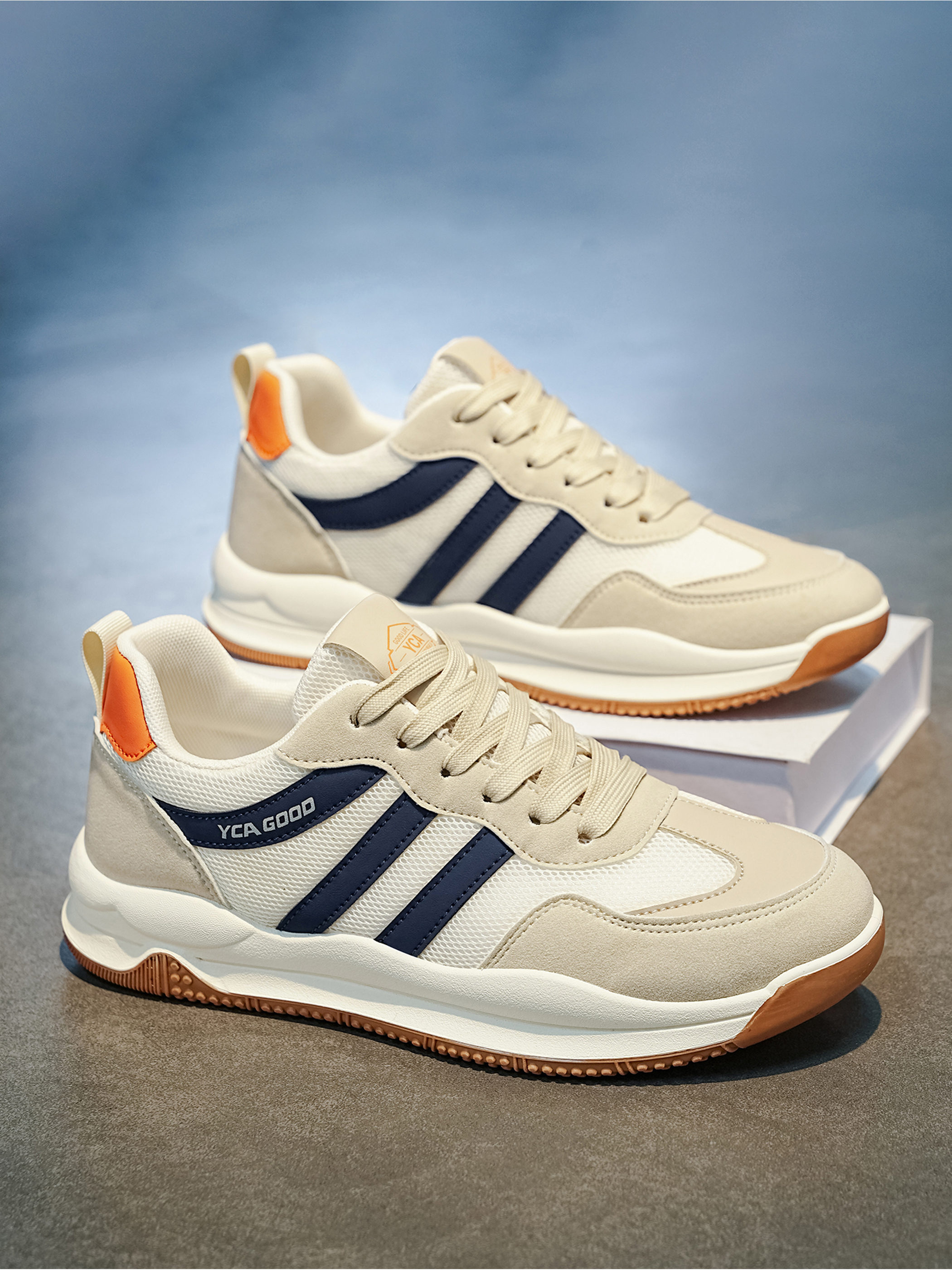 Men PU Textile Retro Lace-Up Sneakers