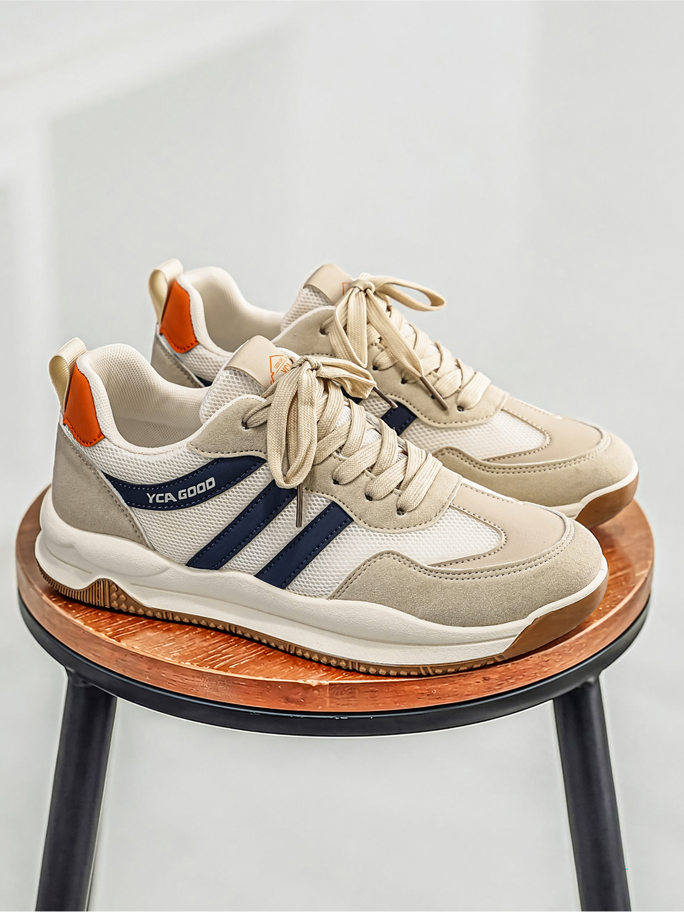 Men PU Textile Retro Lace-Up Sneakers