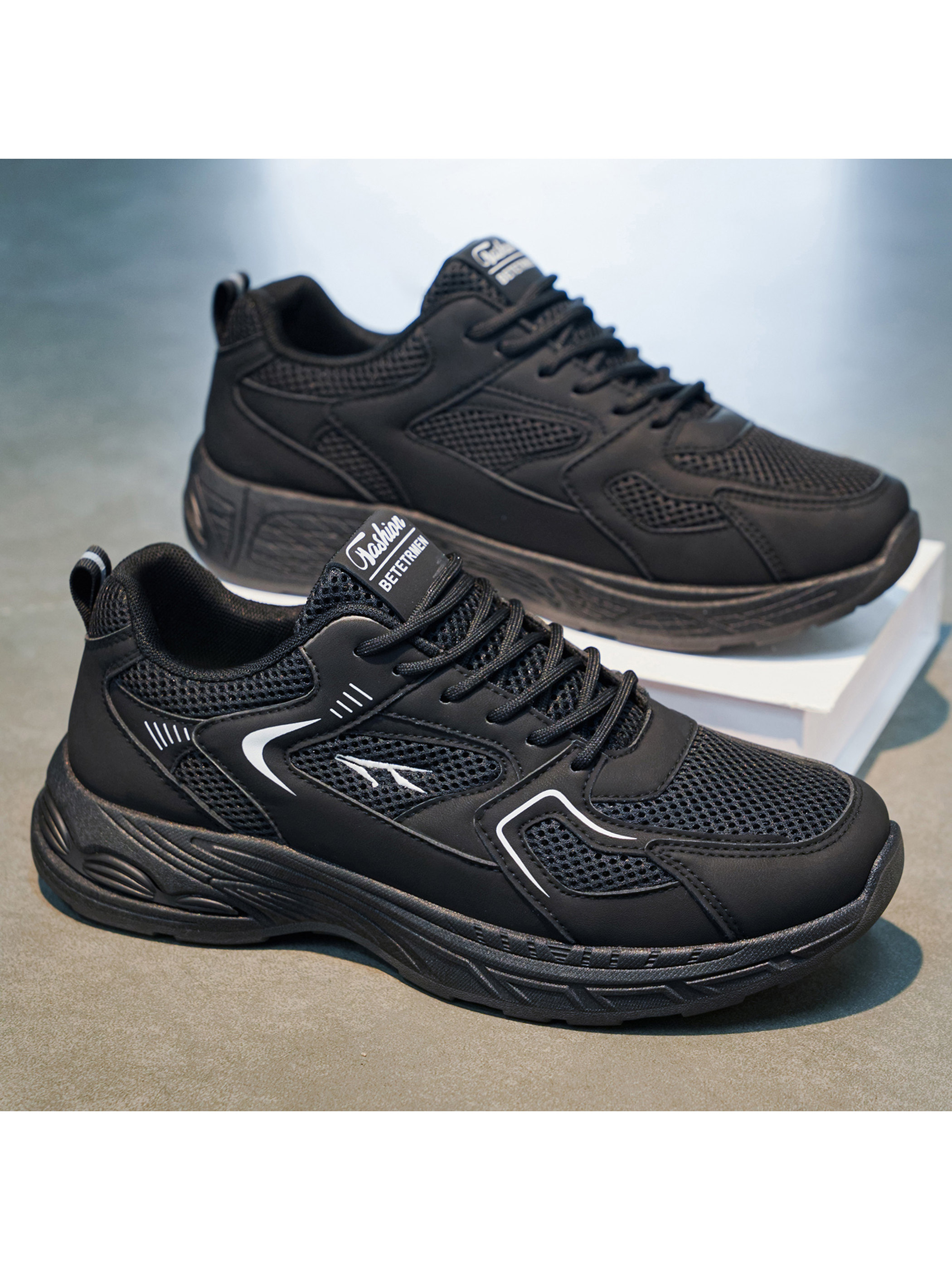 Men PU Textile Lace-Up Sneakers