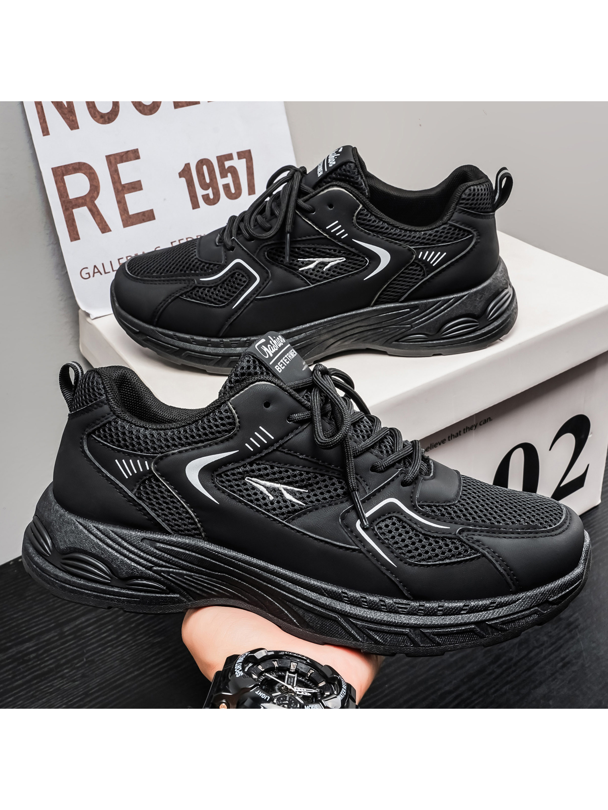 Men PU Textile Lace-Up Sneakers