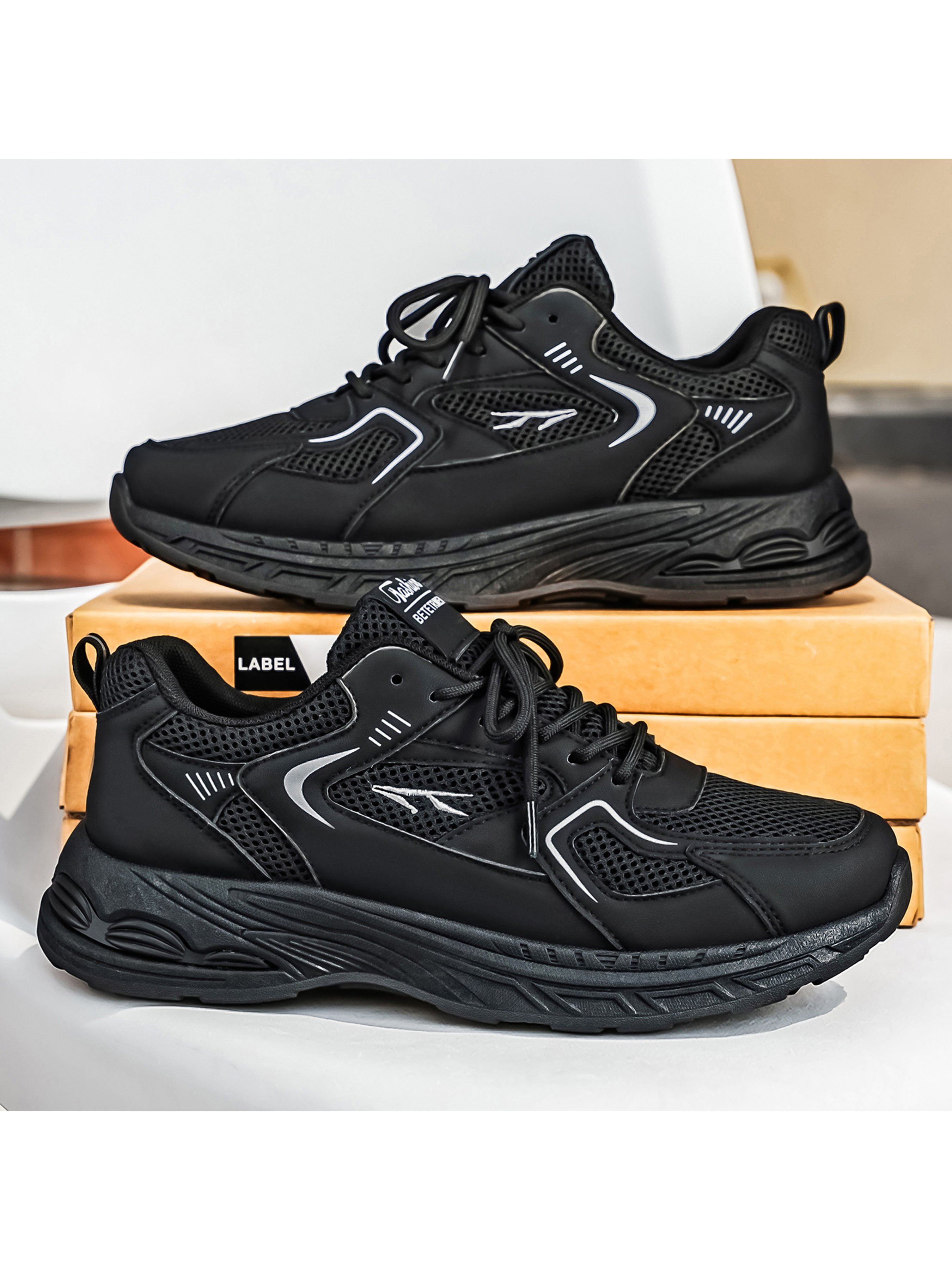 Men PU Textile Lace-Up Sneakers