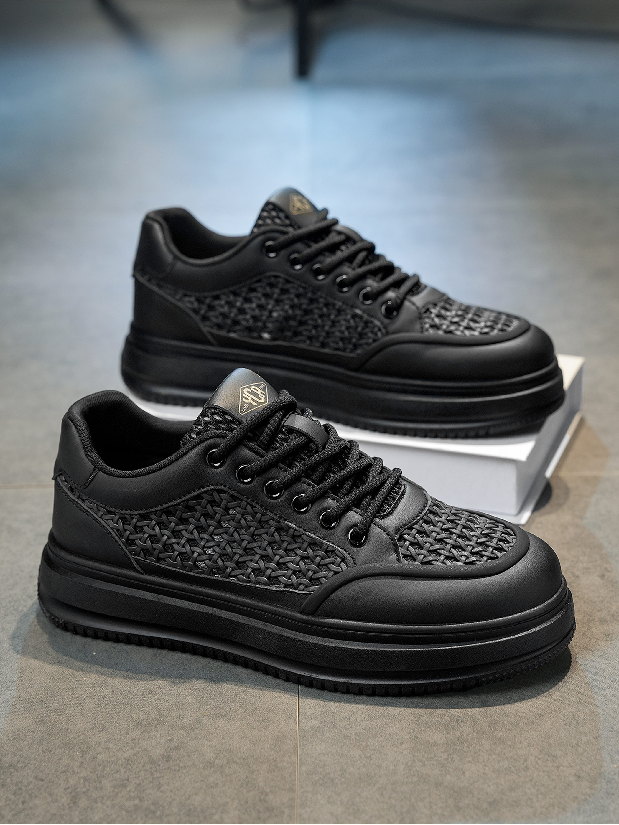 Men PU Textile Platform Lace-Up Sneakers