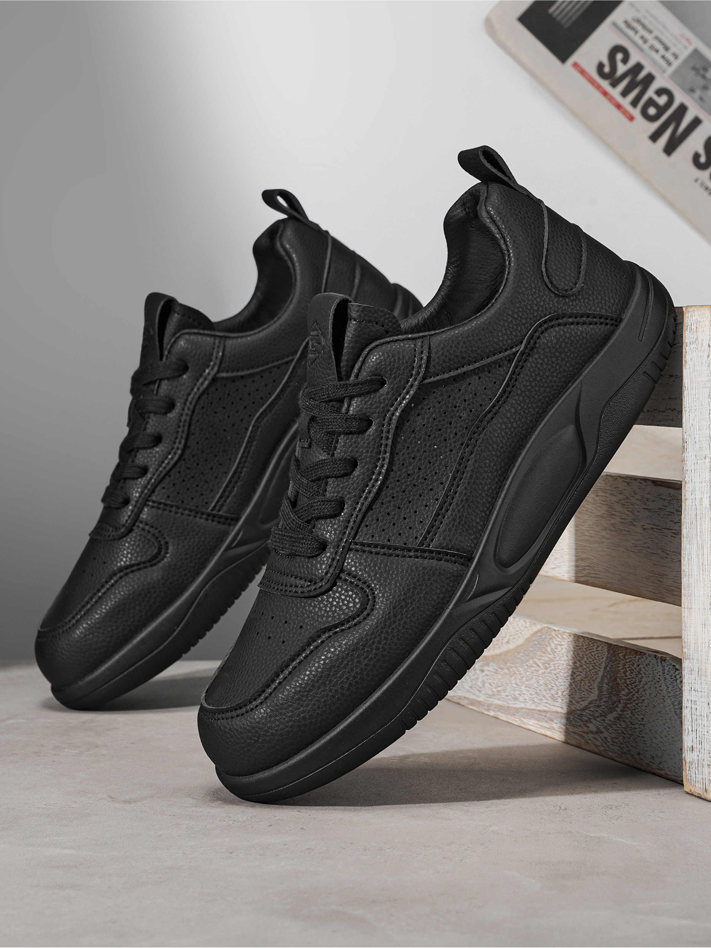Men PU Lace-Up Sneakers