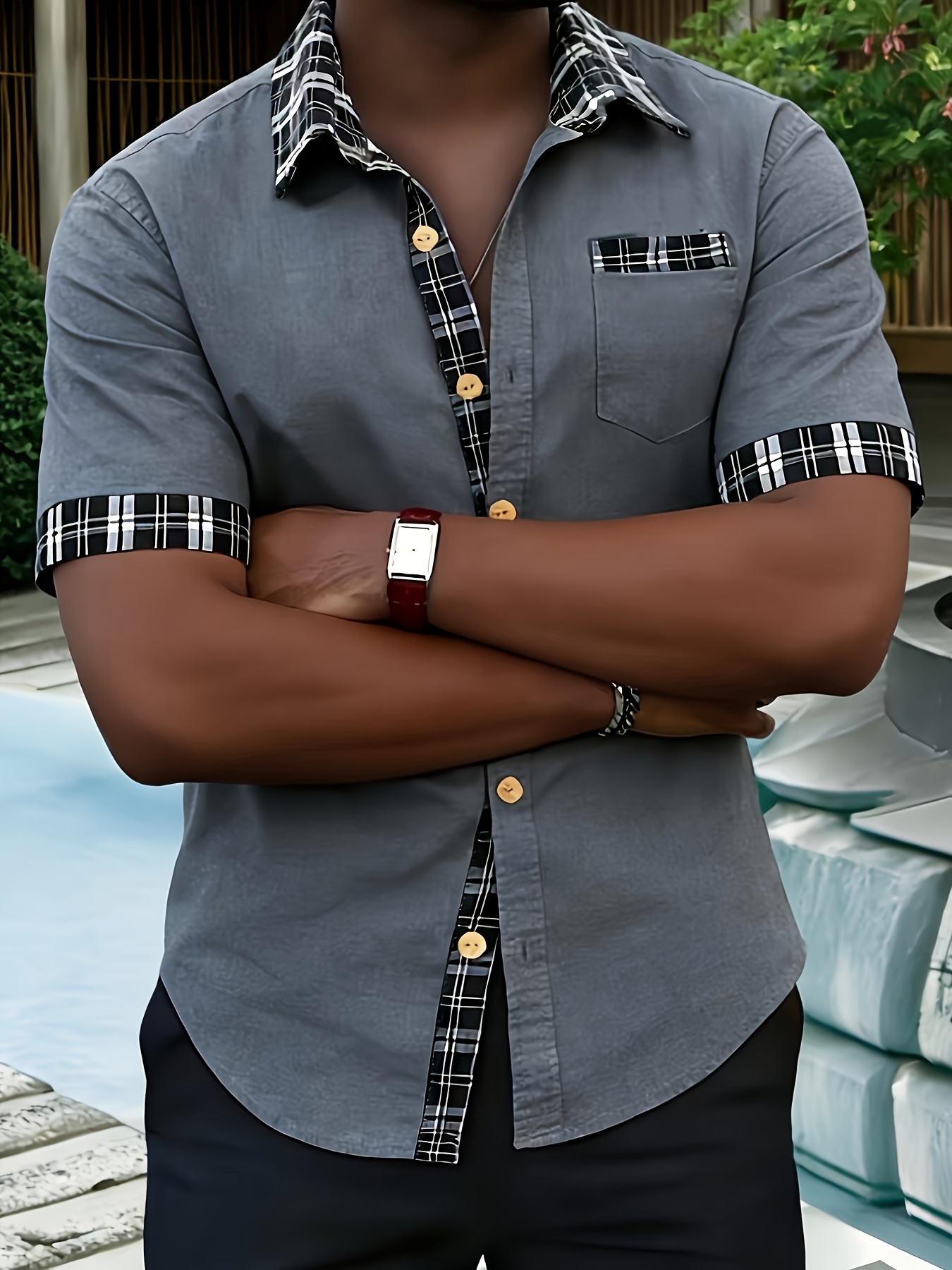 Grey Short-Sleeve Shirt with Plaid Trim and Spread Collar