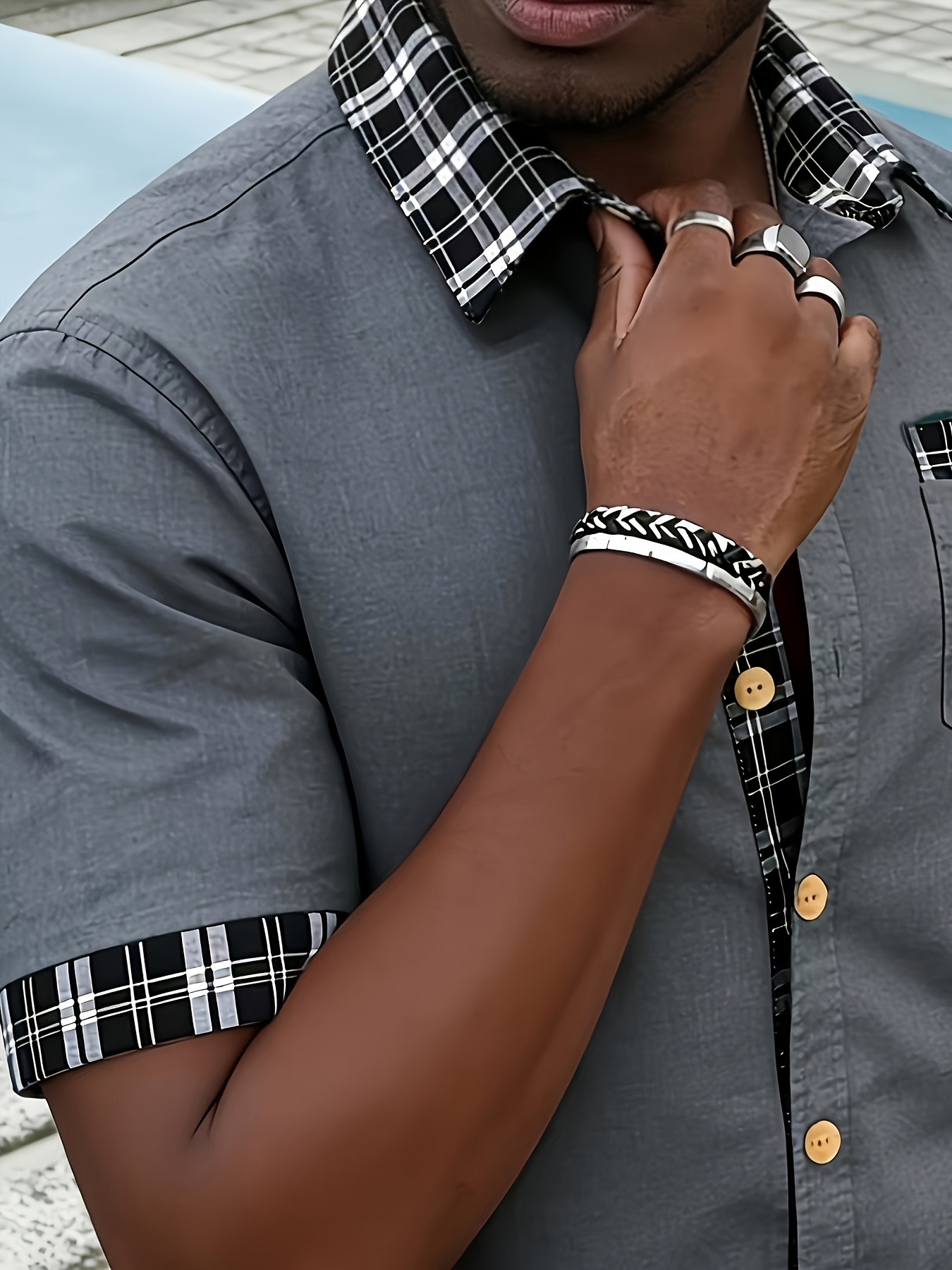 Grey Short-Sleeve Shirt with Plaid Trim and Spread Collar