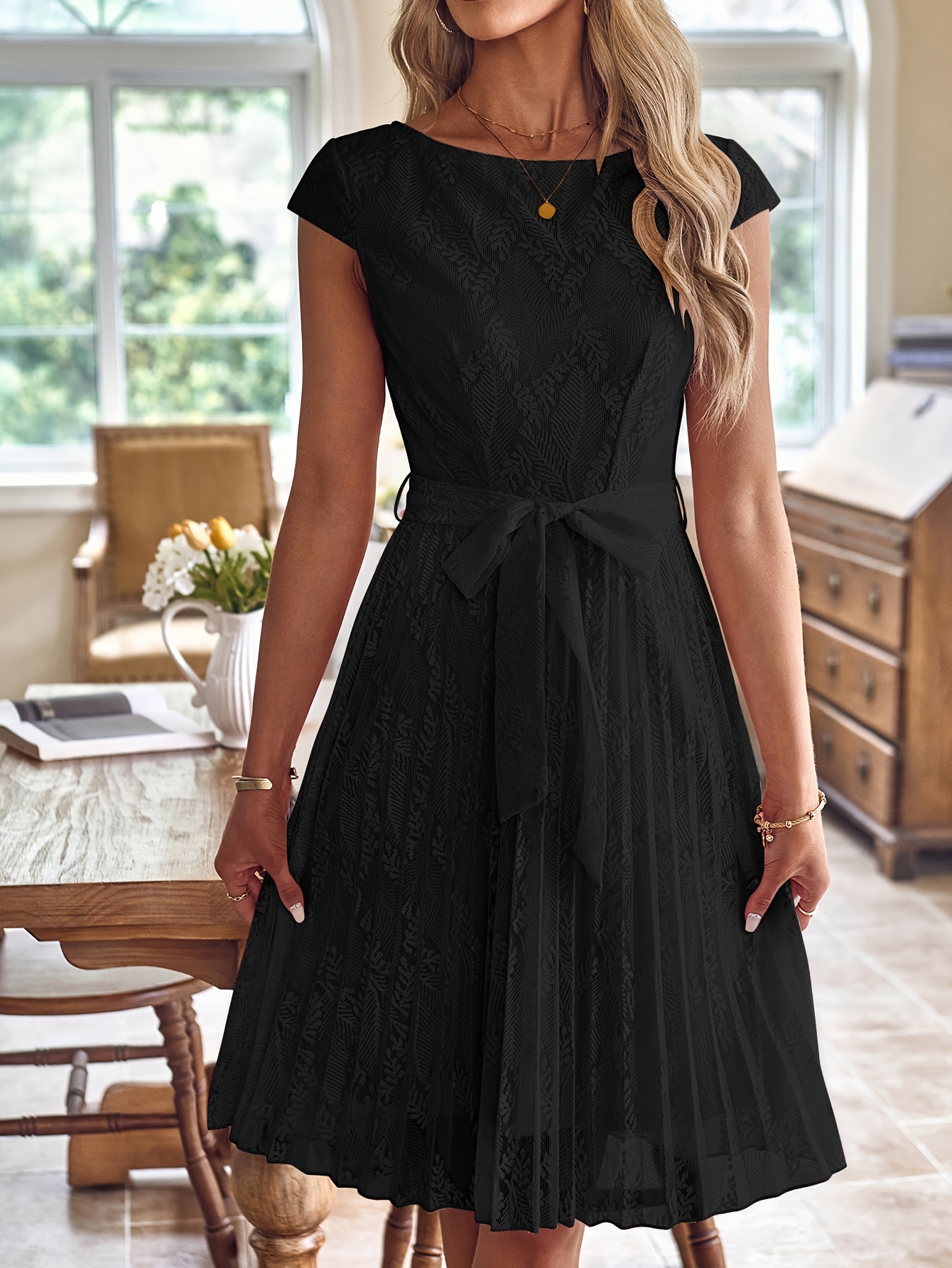 Black Lace A-Line Knee-Length Dress with Short Sleeves