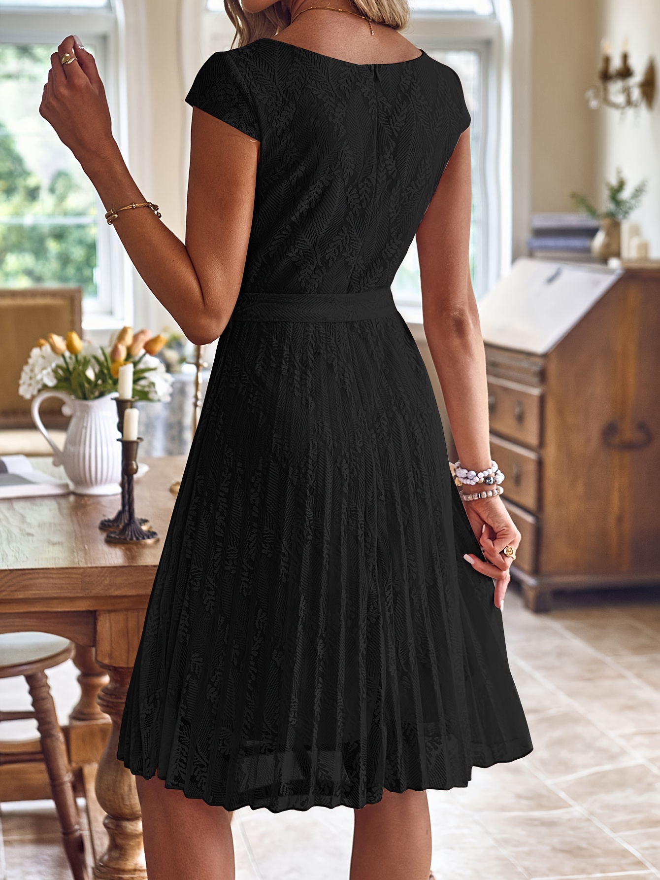 Black Lace A-Line Knee-Length Dress with Short Sleeves