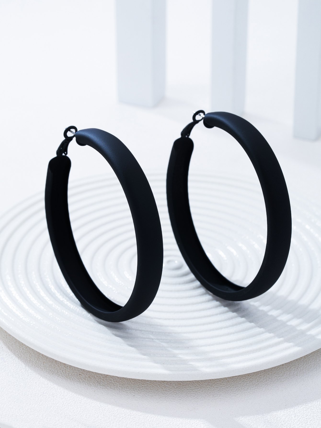 Black Hoop Earrings for Everyday Style.