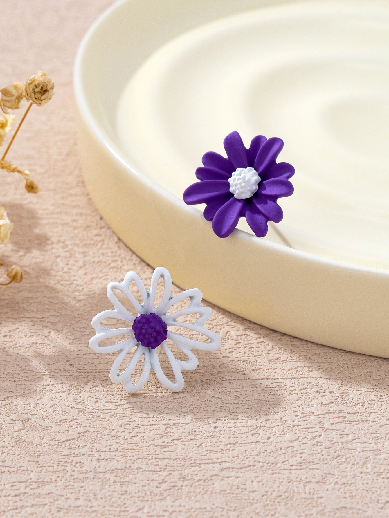 Multi-Color Daisy Stud Earrings for Everyday Wear.