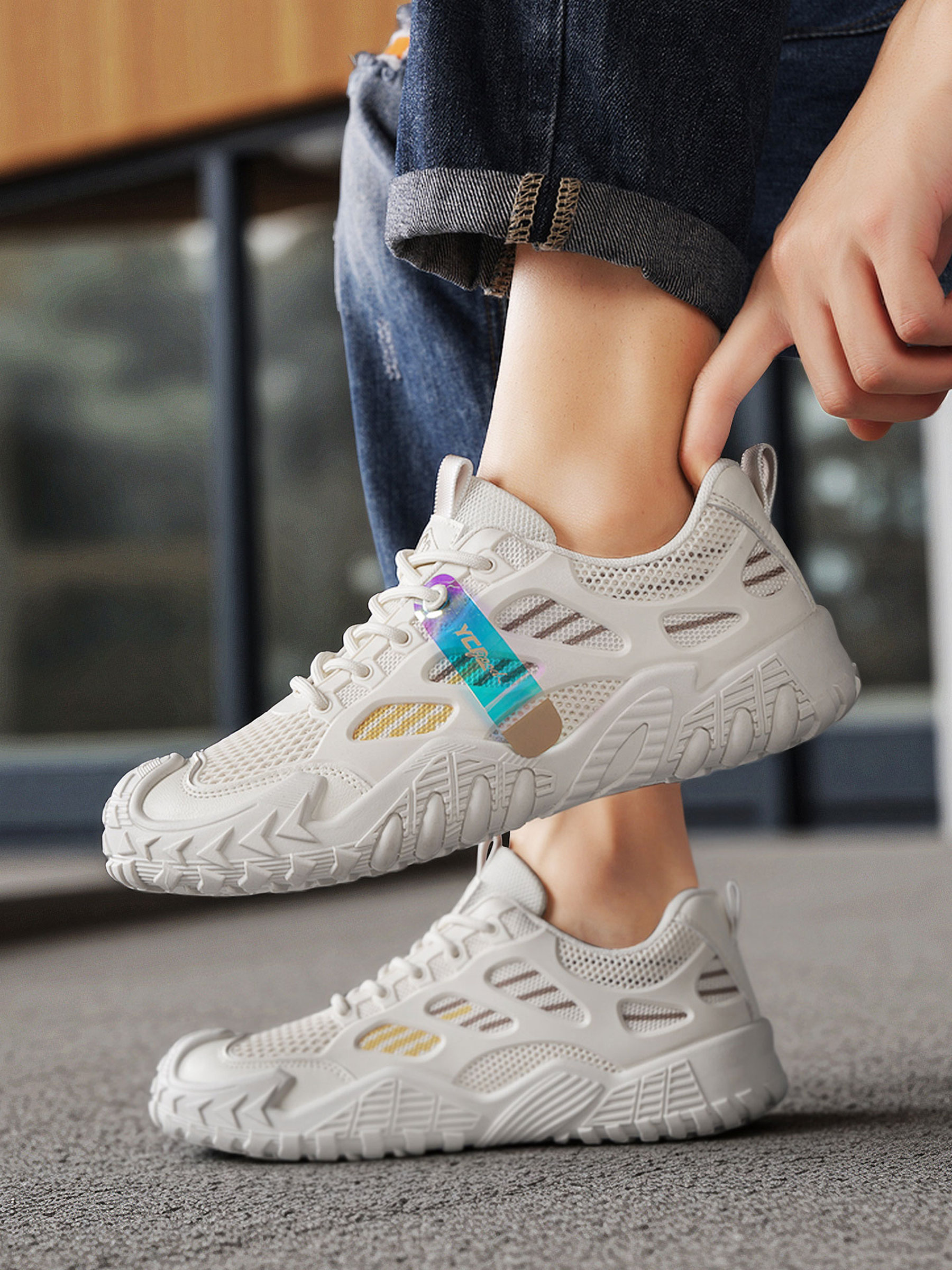 Men Mesh Lace-Up Casual Sneakers