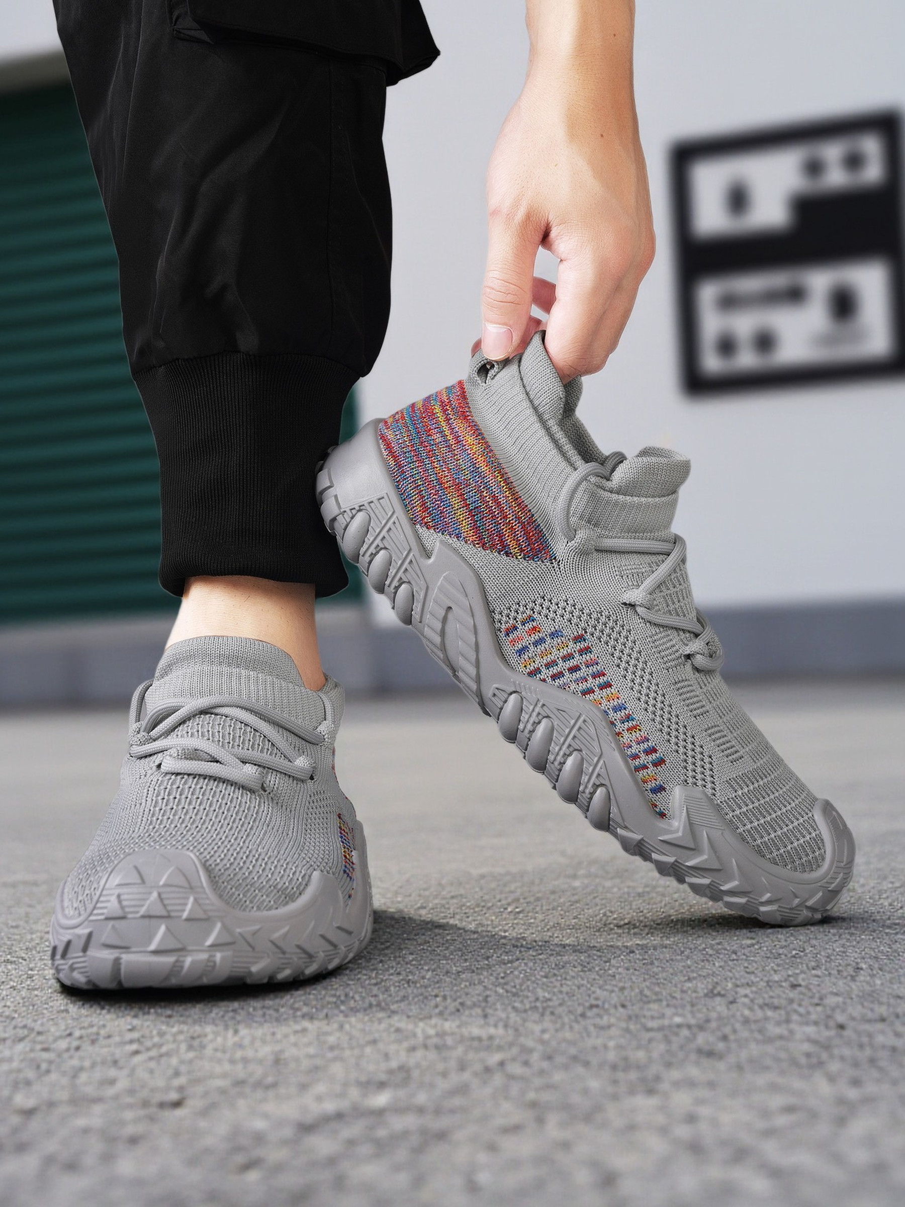 Men Flyknit Lace-Up Sneakers