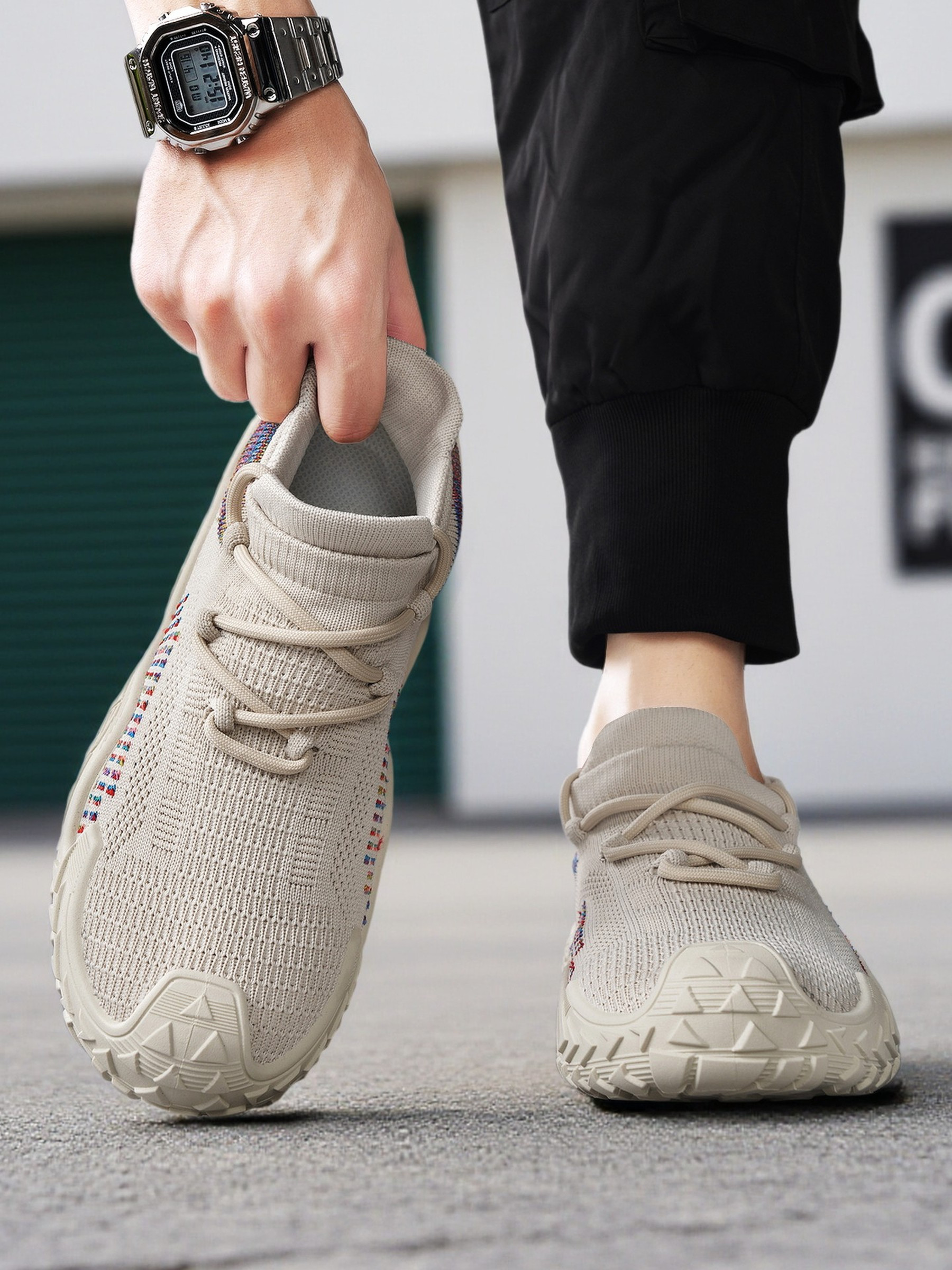 Men Flyknit Lace-Up Sneakers