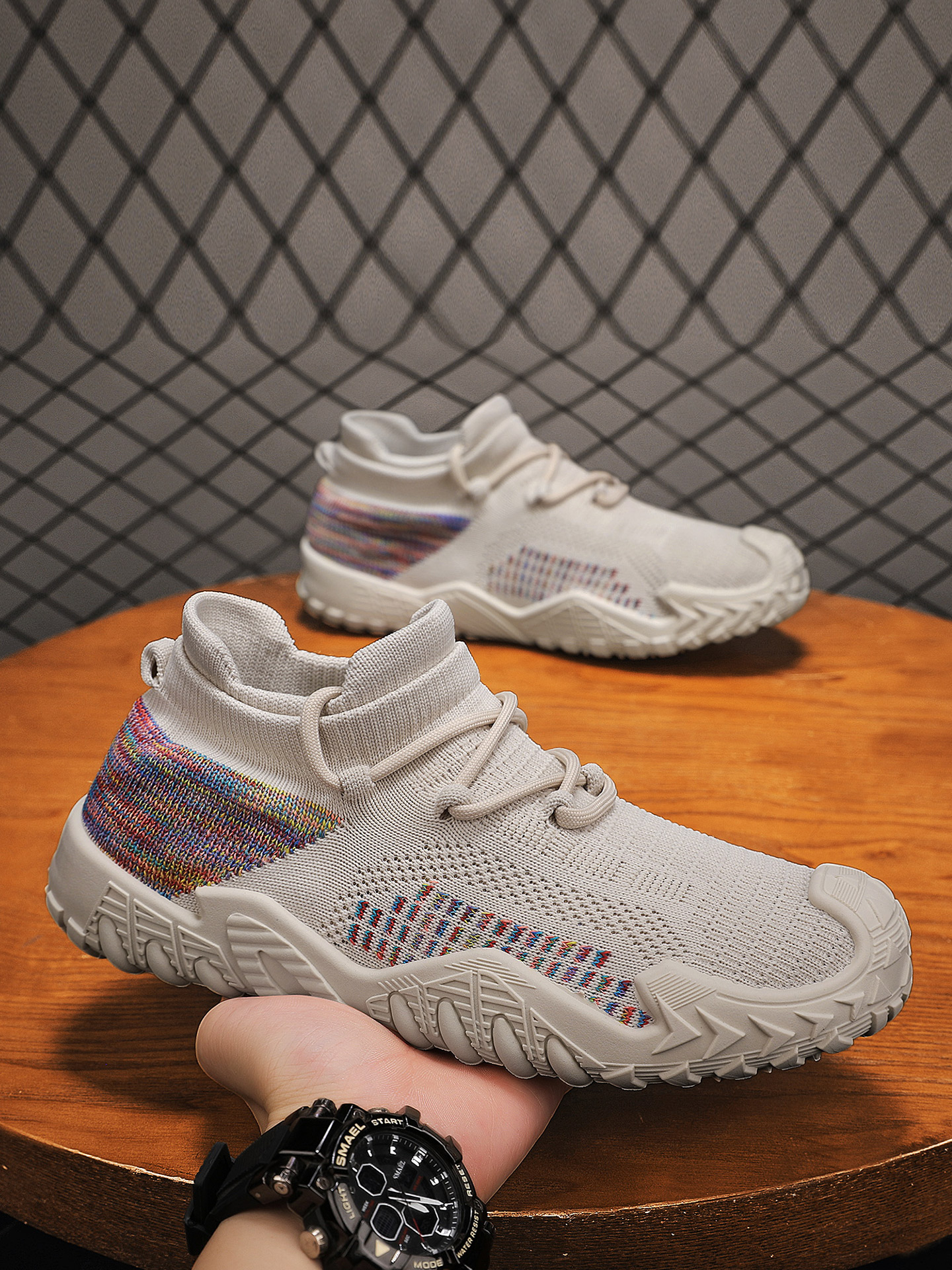Men Flyknit Lace-Up Sneakers