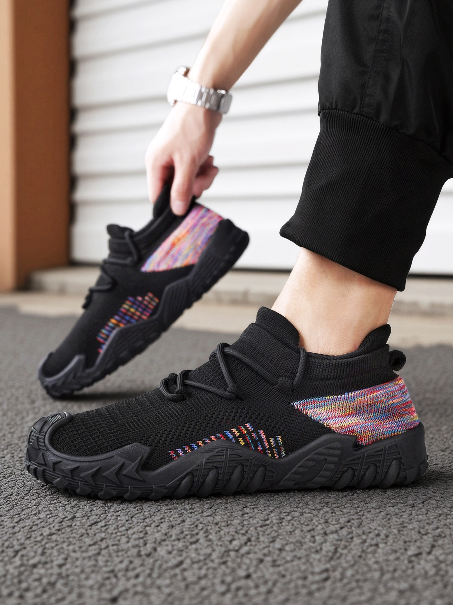 Men Flyknit Lace-Up Sneakers