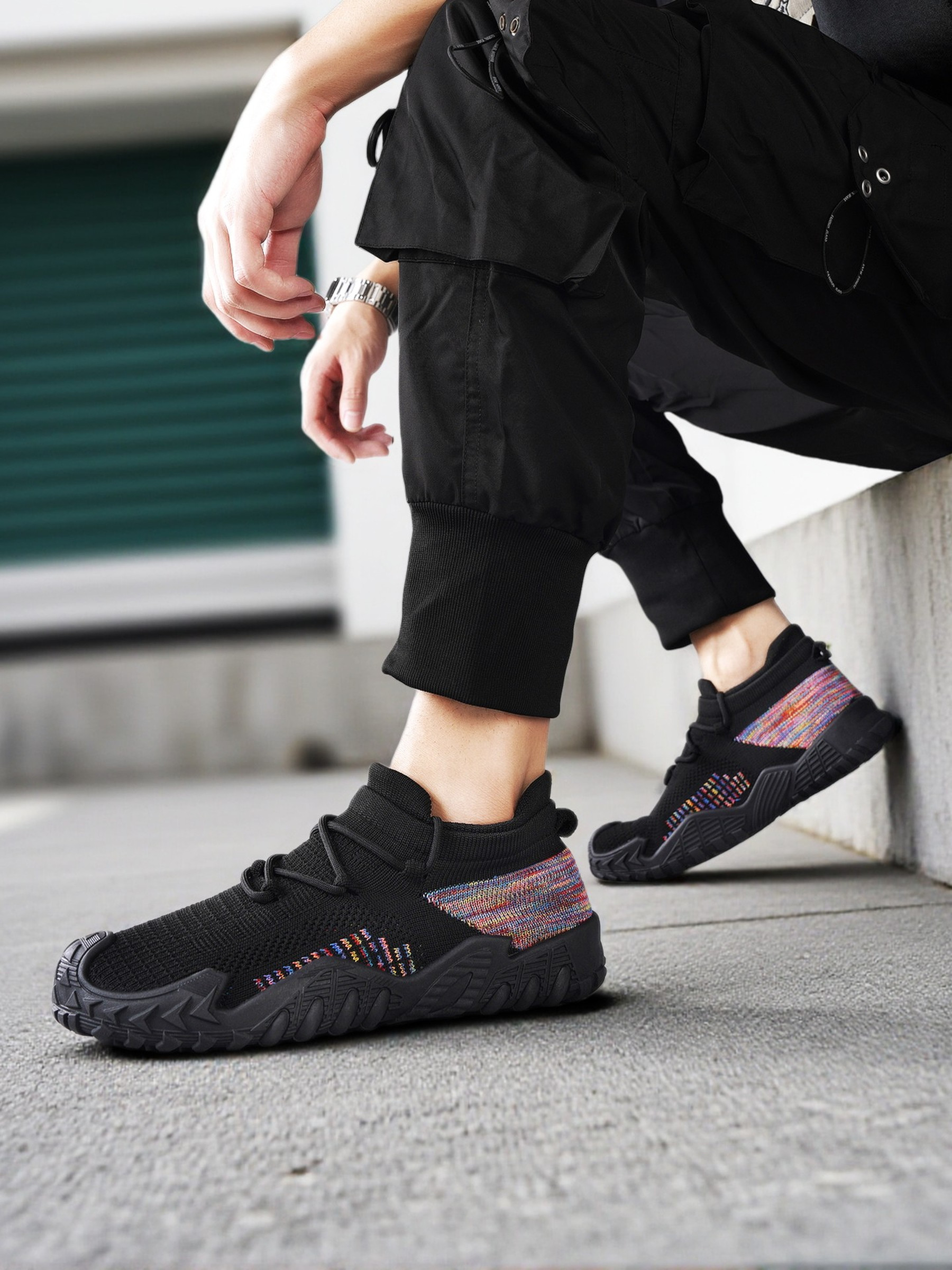 Men Flyknit Lace-Up Sneakers