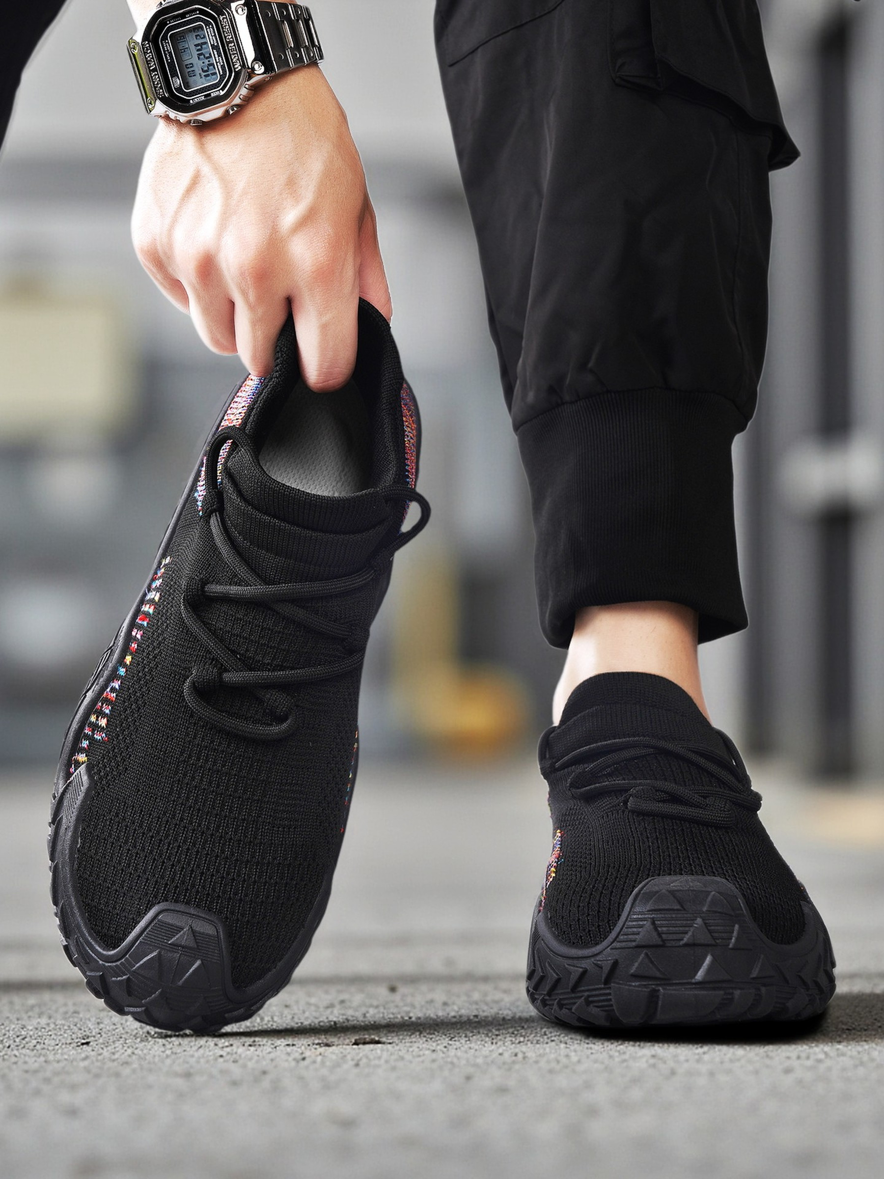 Men Flyknit Lace-Up Sneakers