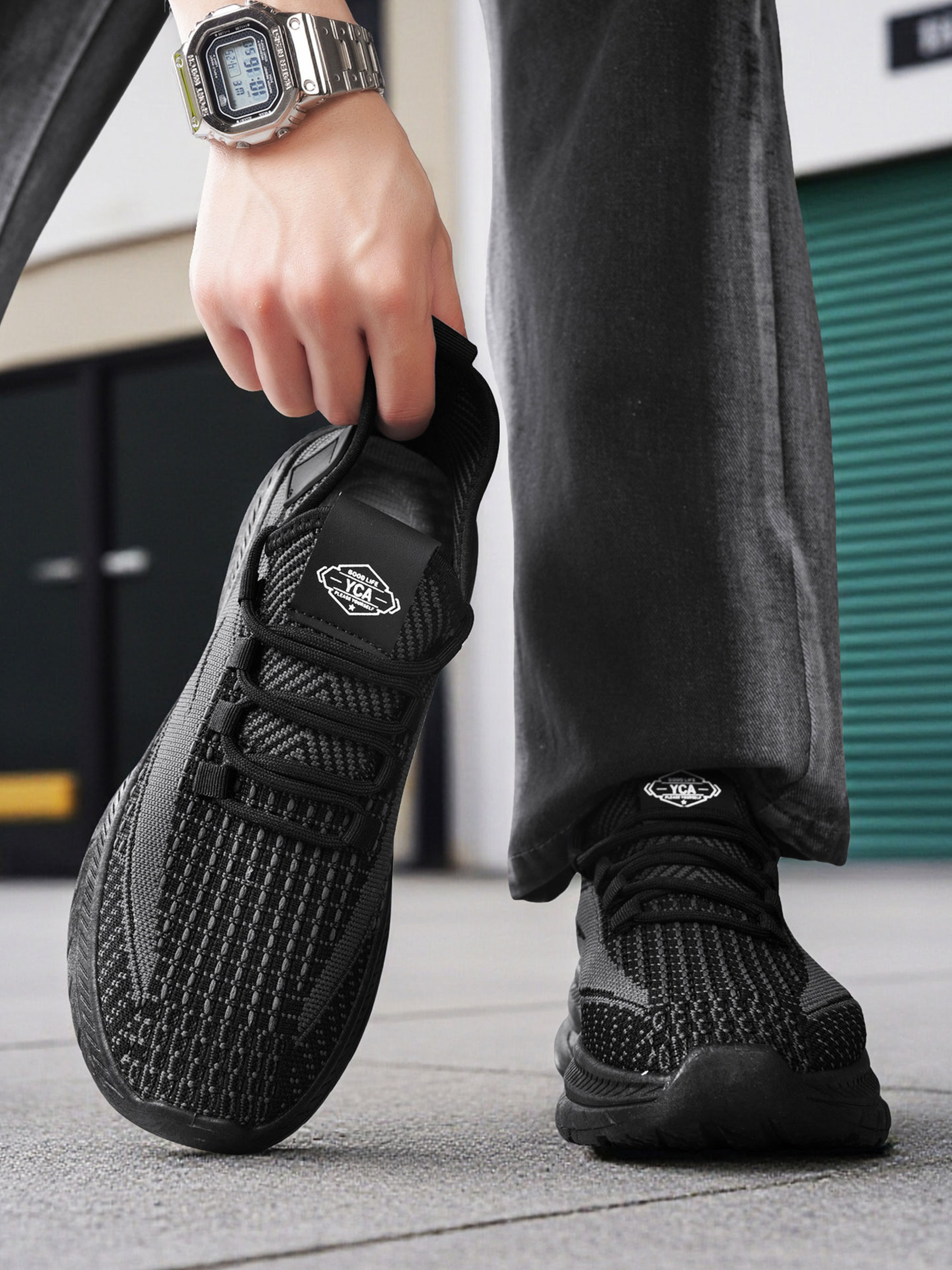 Men Flyknit Lace-Up Sneakers