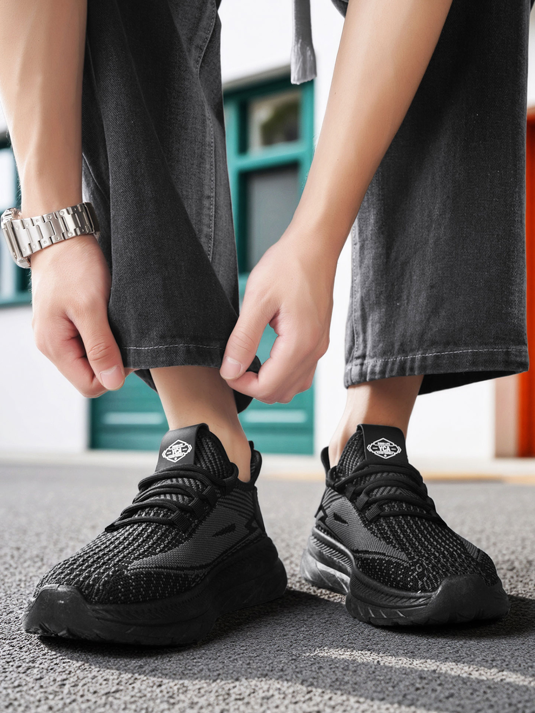 Men Flyknit Lace-Up Sneakers