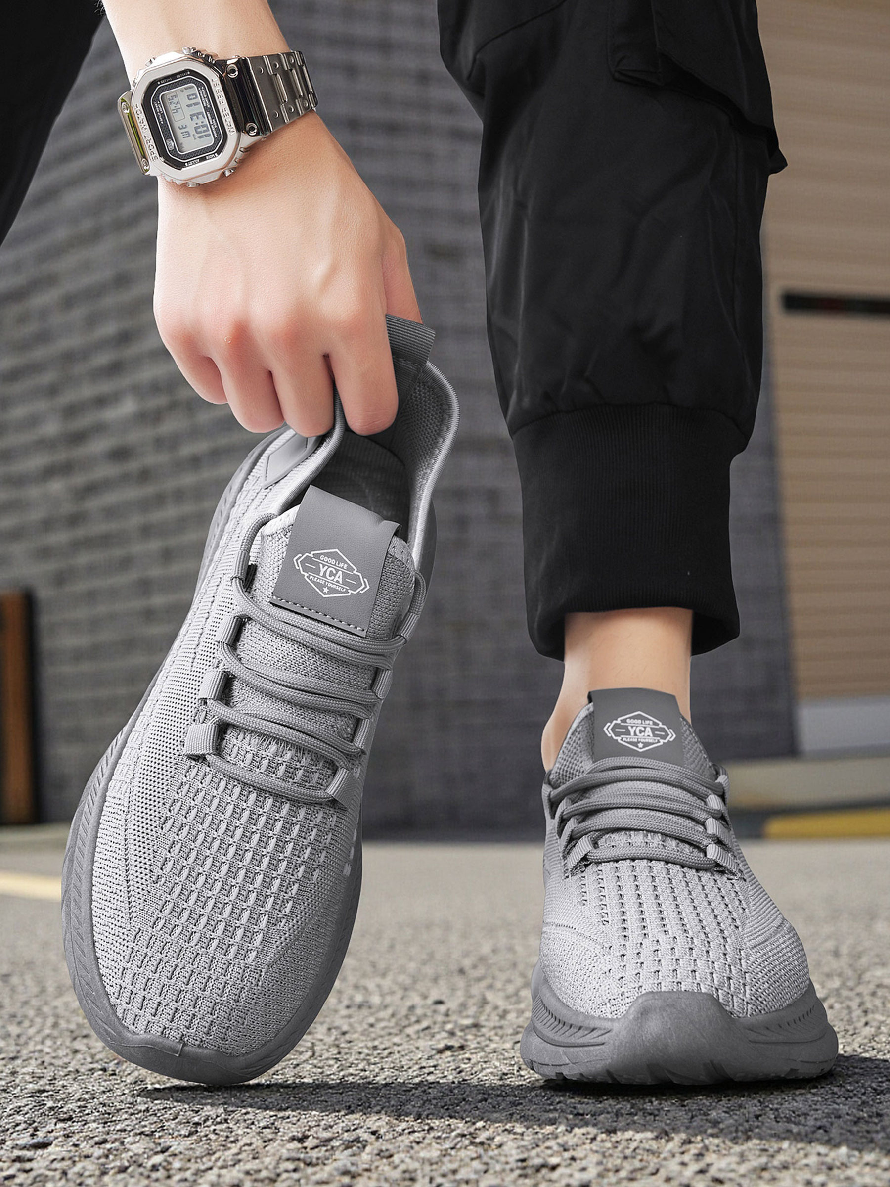 Men Flyknit Lace-Up Sneakers