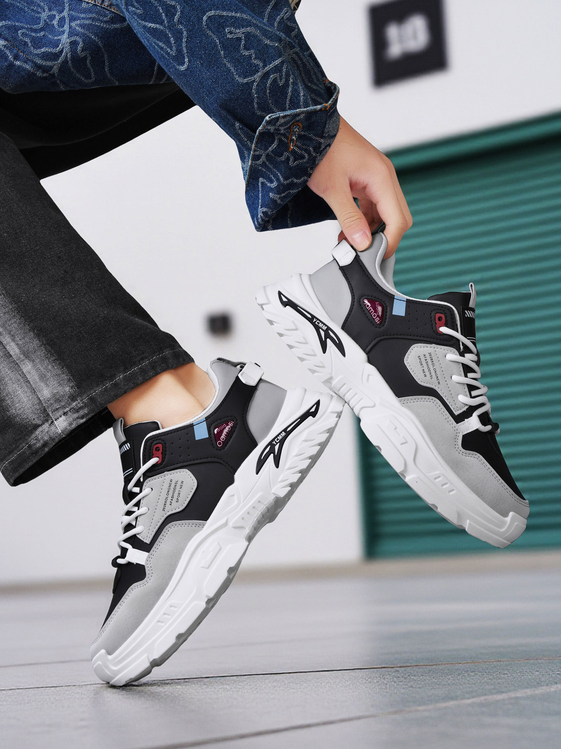 Men PU Lace-Up Sports Sneakers