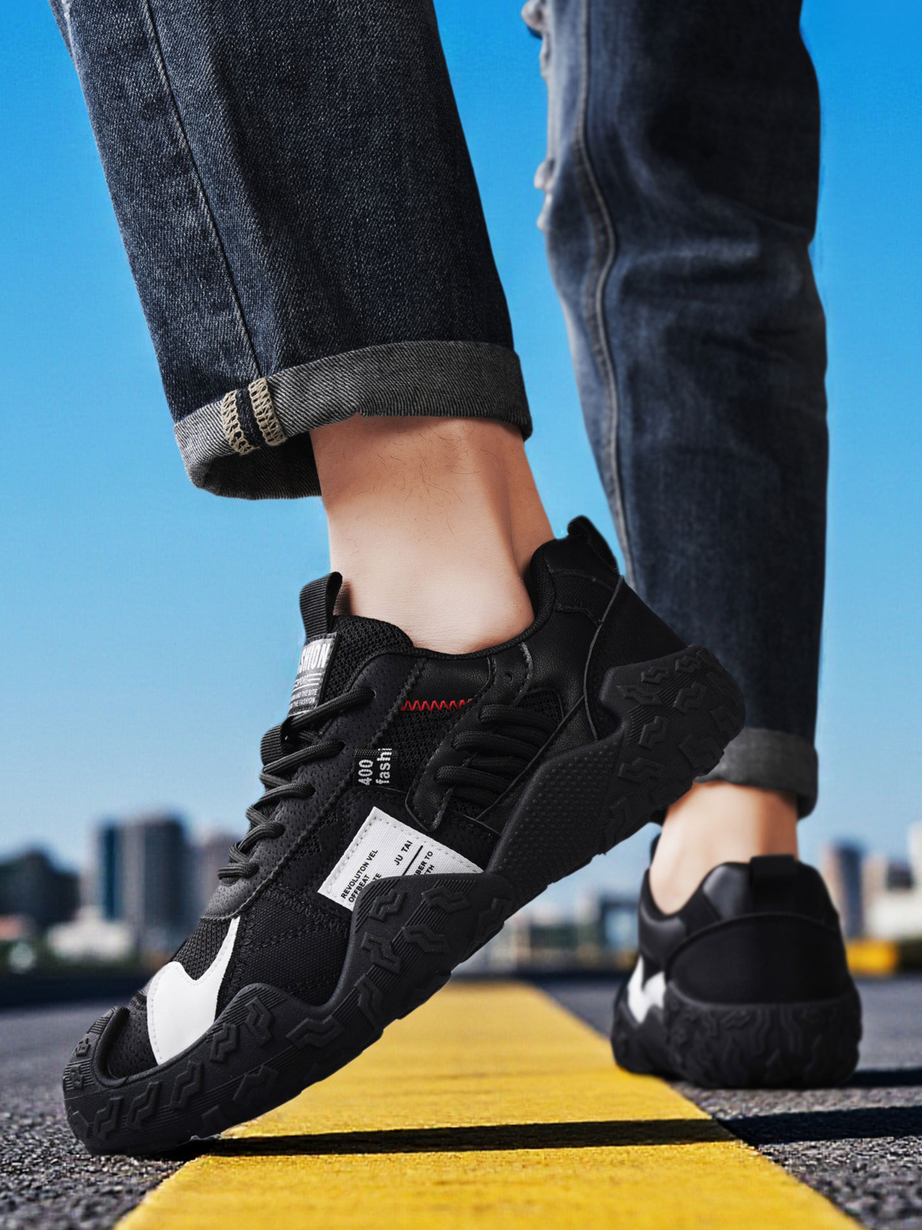 Men Colorblock Lace-Up Sports Sneakers