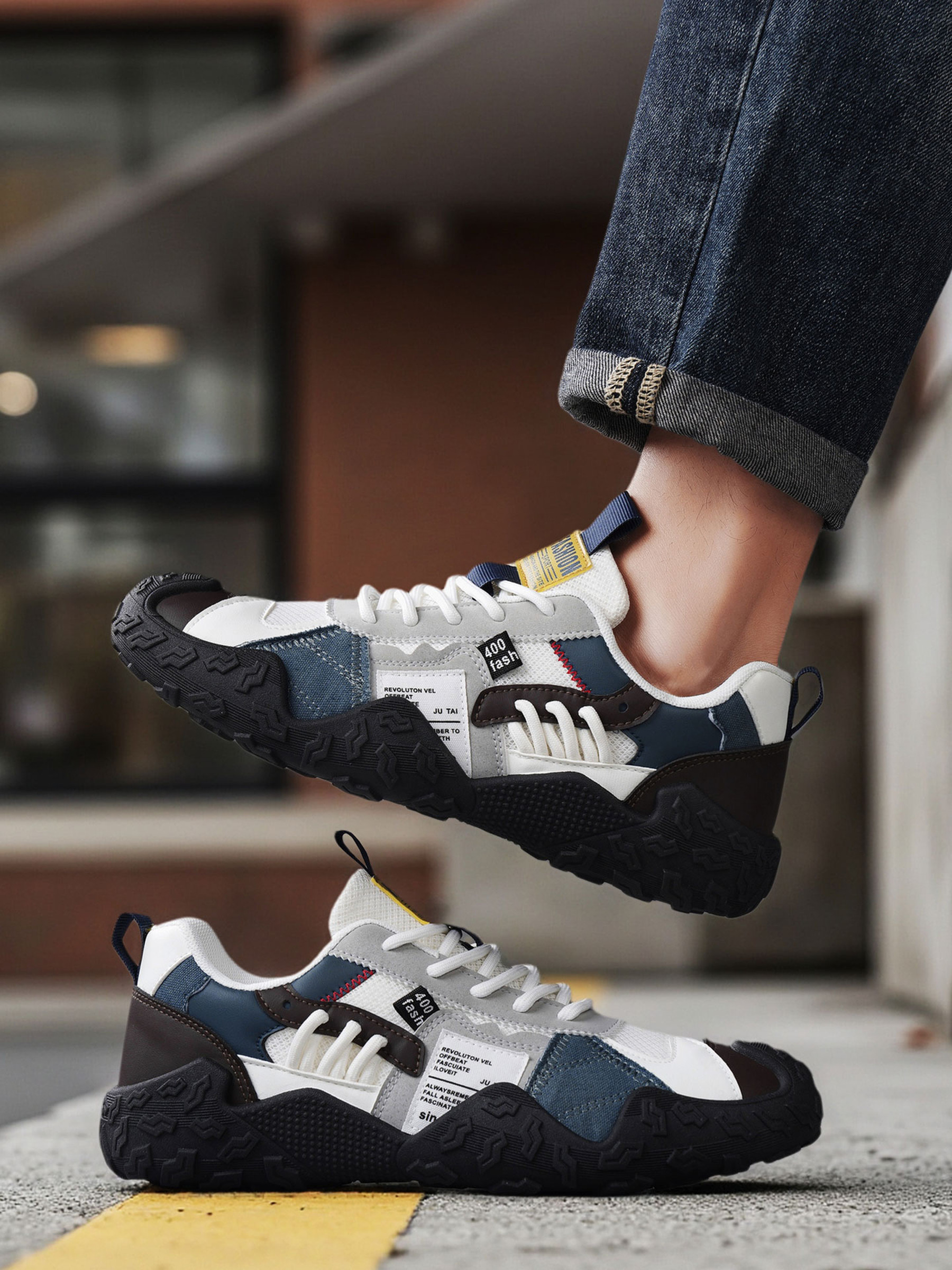 Men Colorblock Lace-Up Sports Sneakers