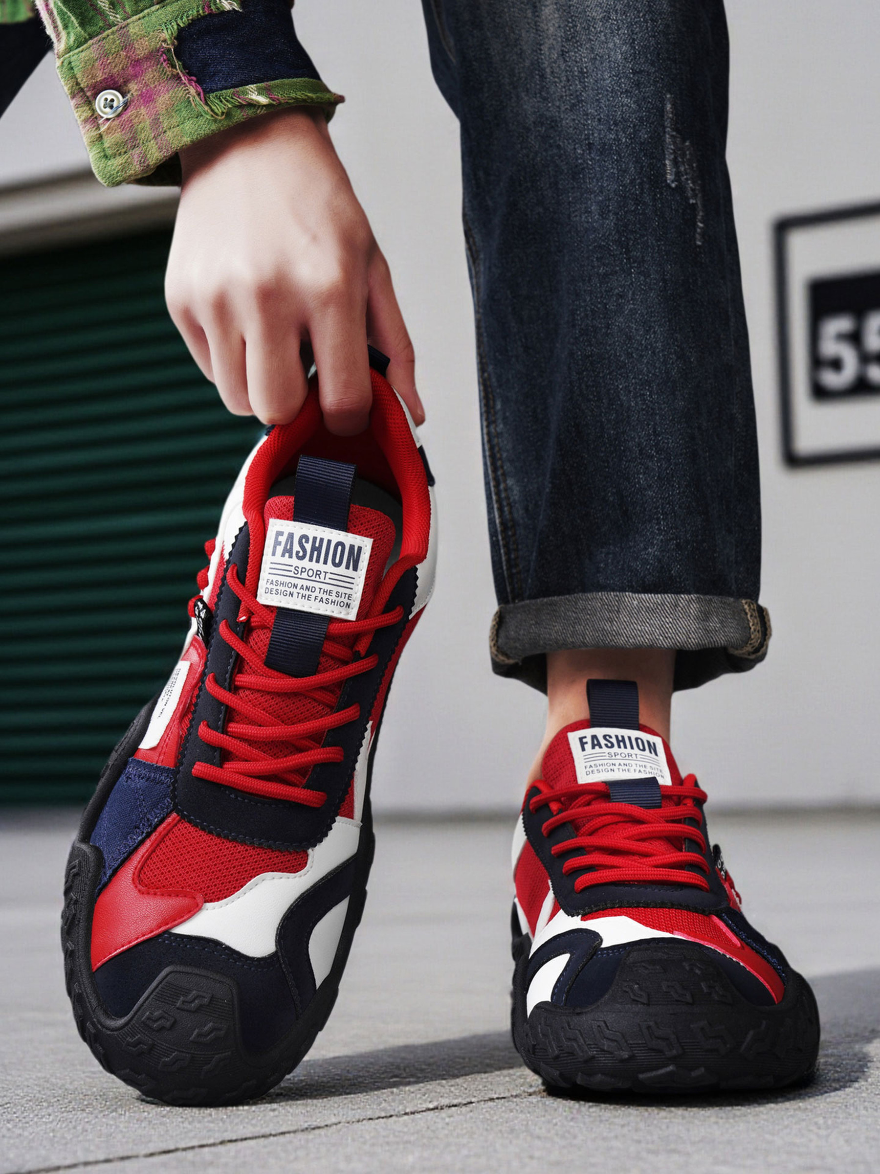 Men Colorblock Lace-Up Sports Sneakers