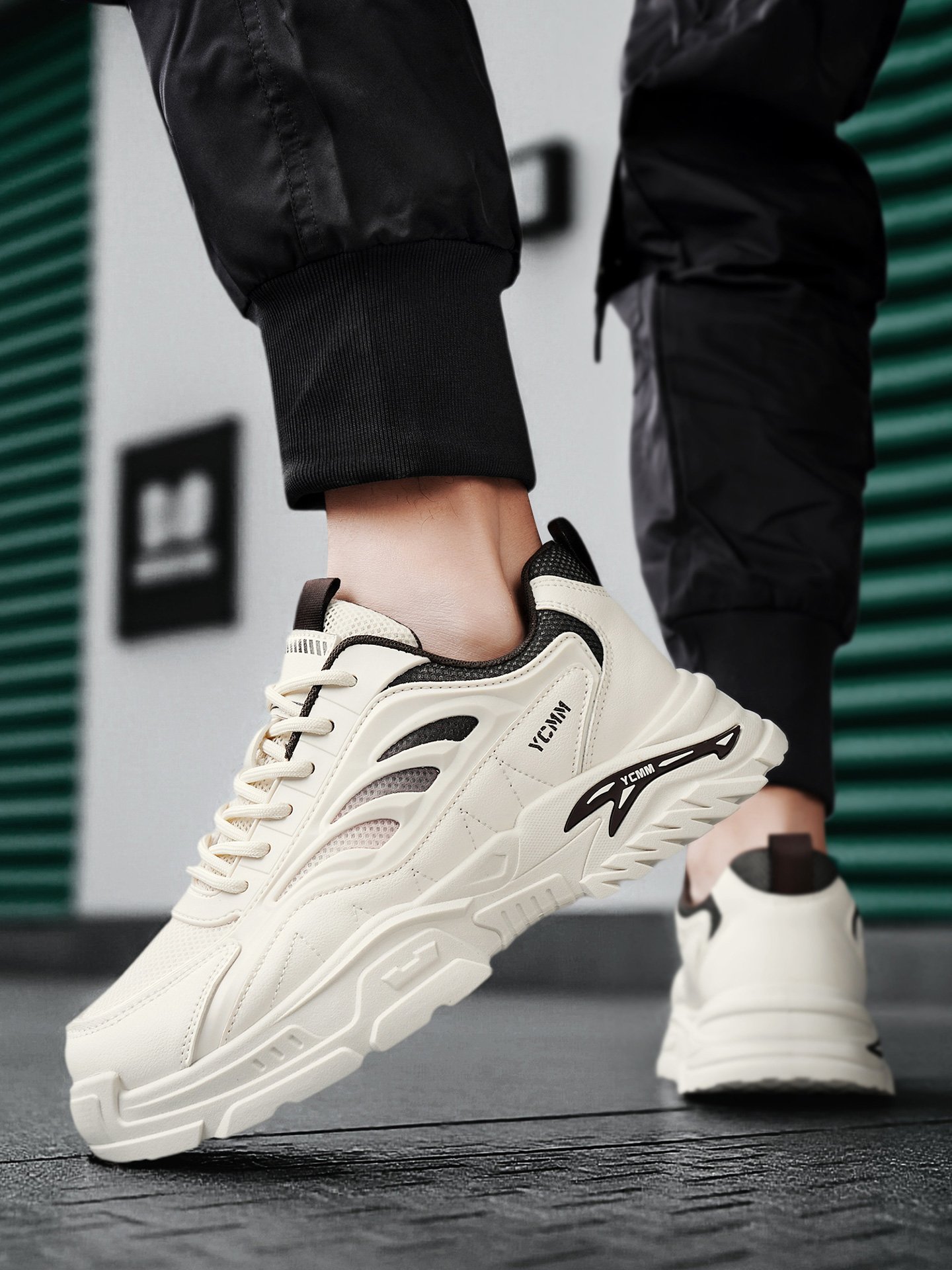 Men Mesh Lace-Up Sports Sneakers
