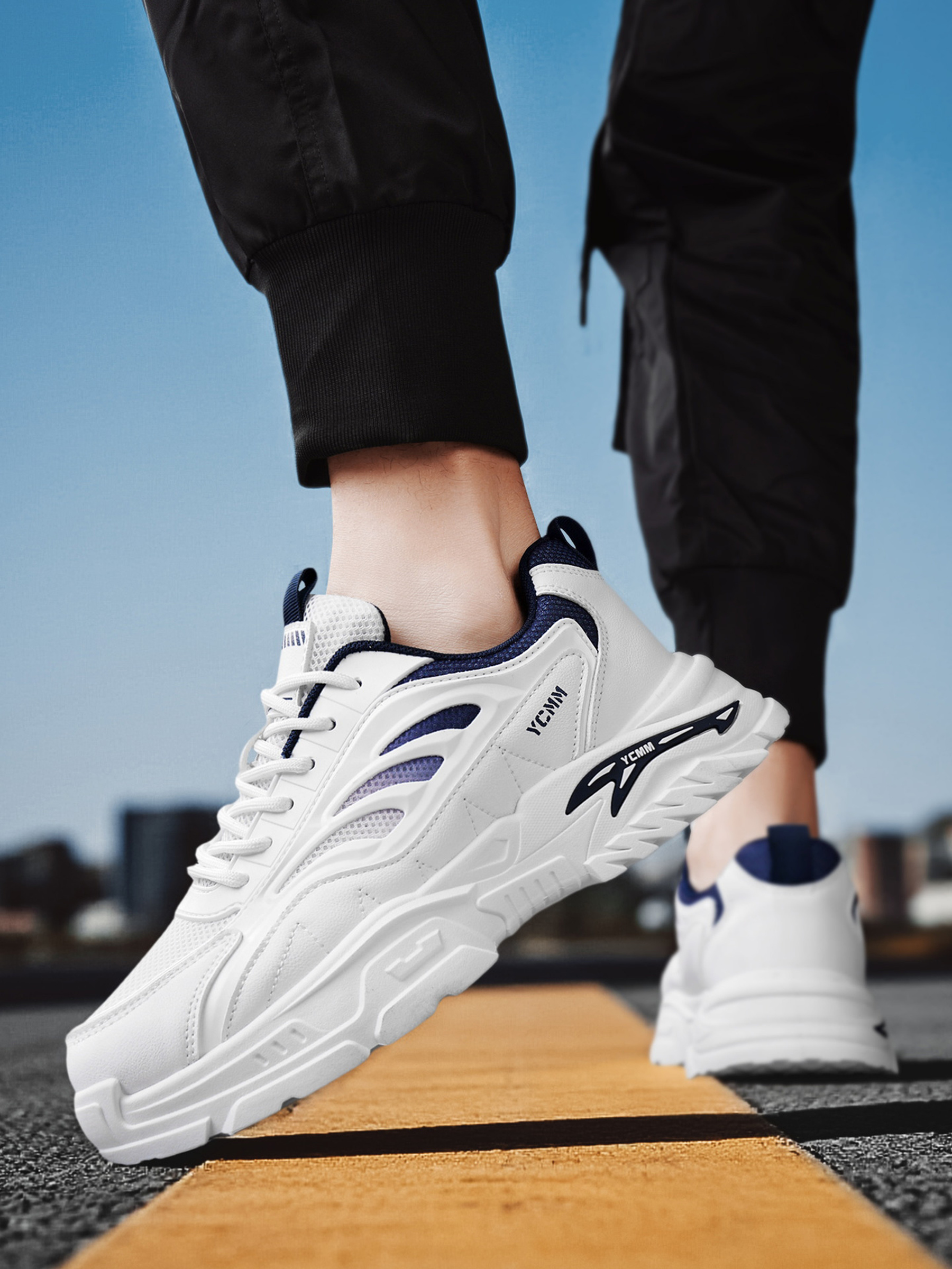 Men Mesh Lace-Up Sports Sneakers