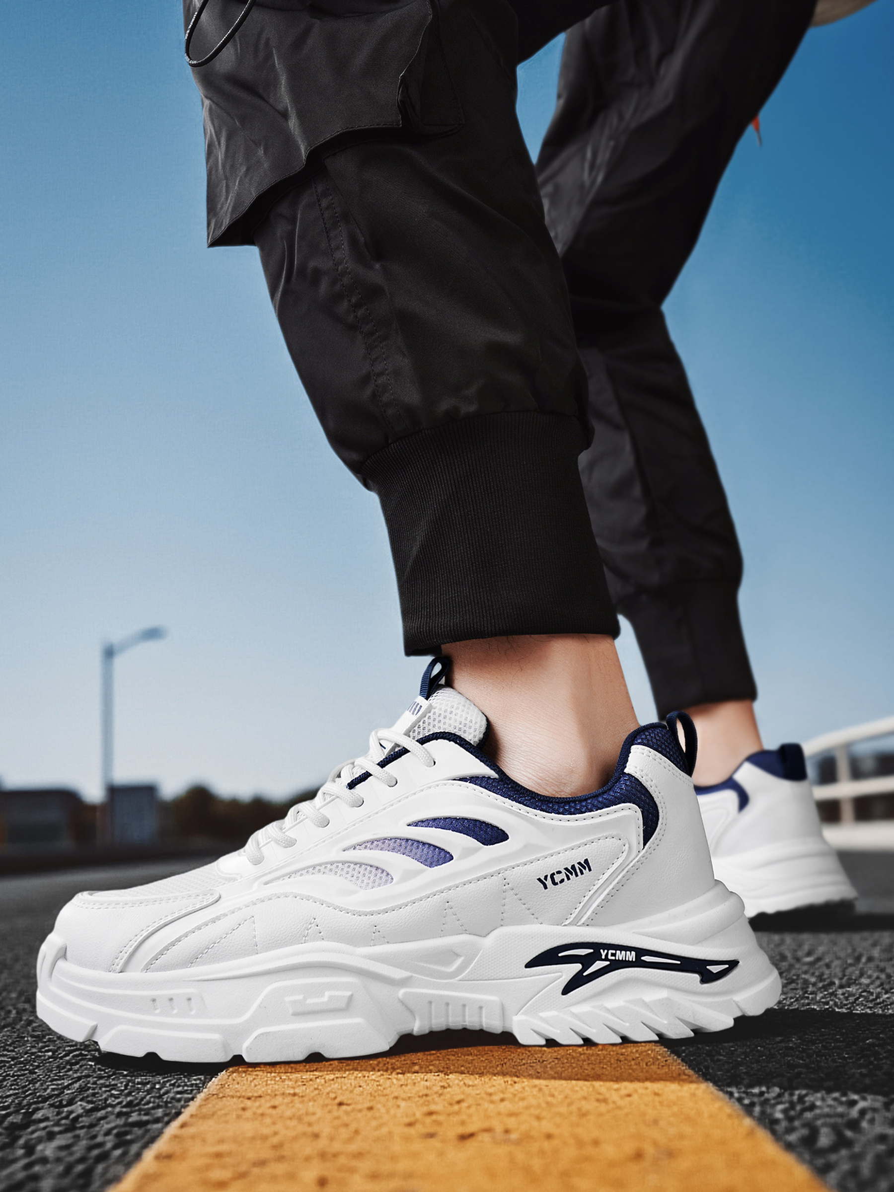 Men Mesh Lace-Up Sports Sneakers