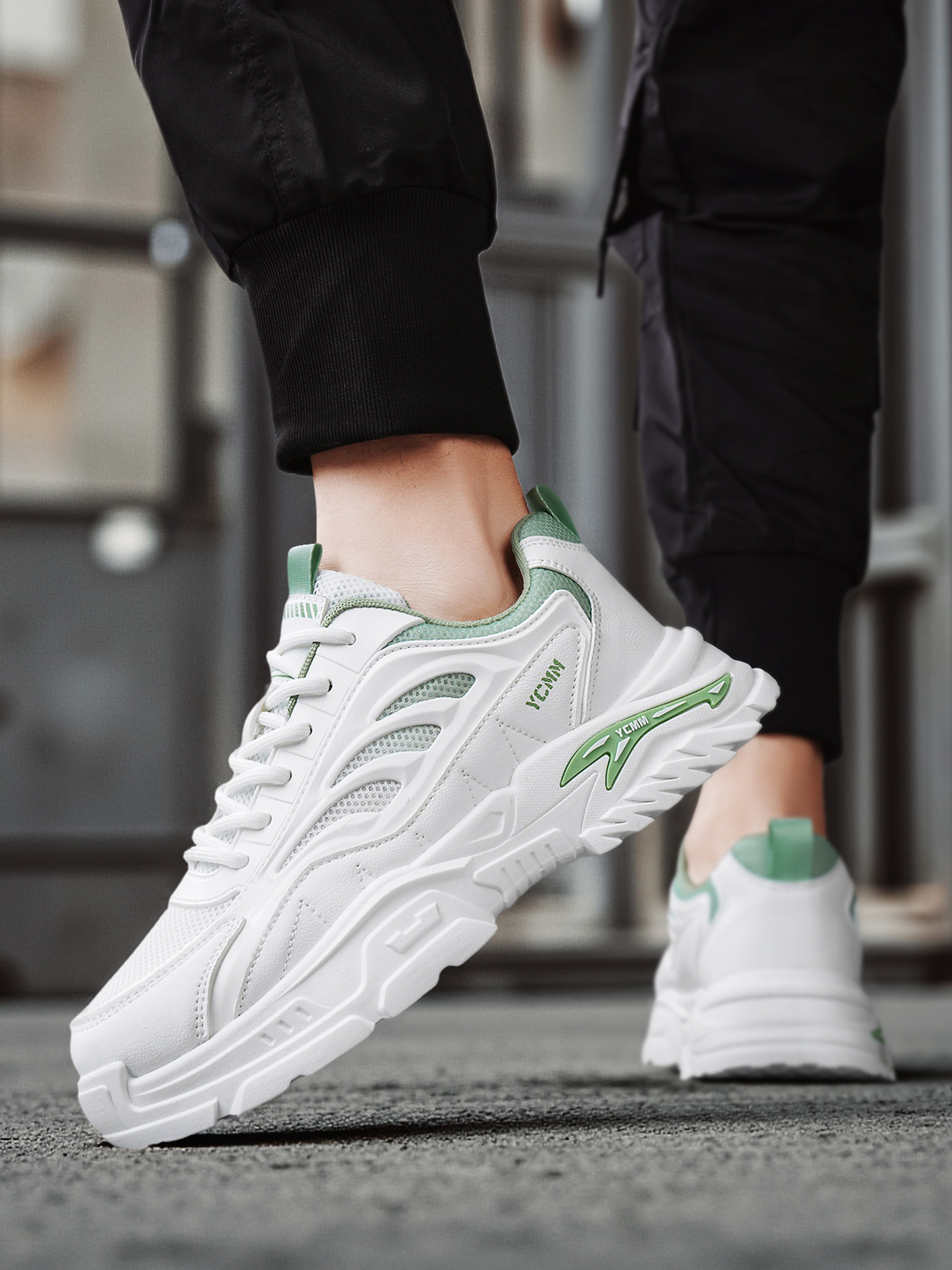 Men Mesh Lace-Up Sports Sneakers