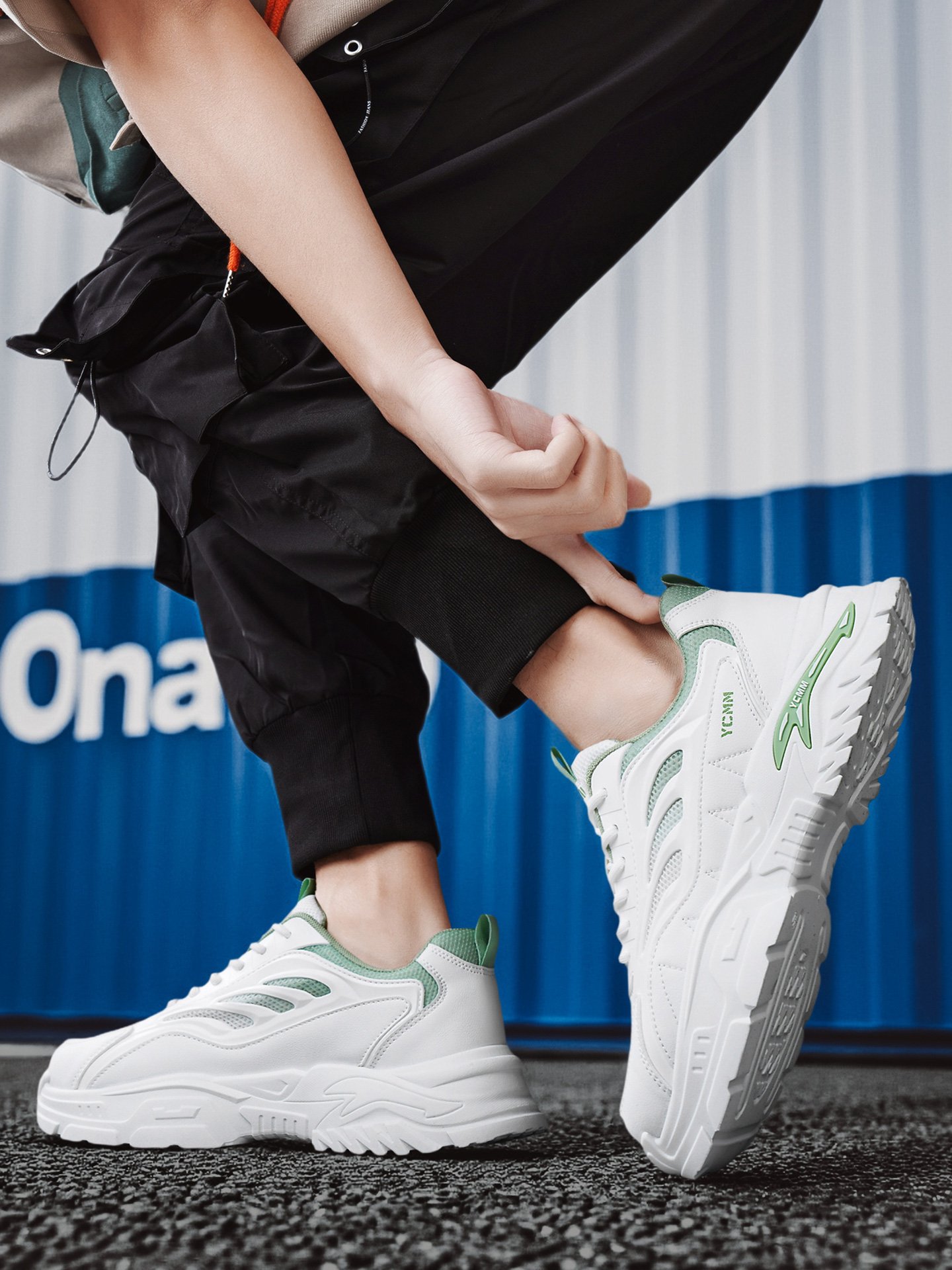 Men Mesh Lace-Up Sports Sneakers