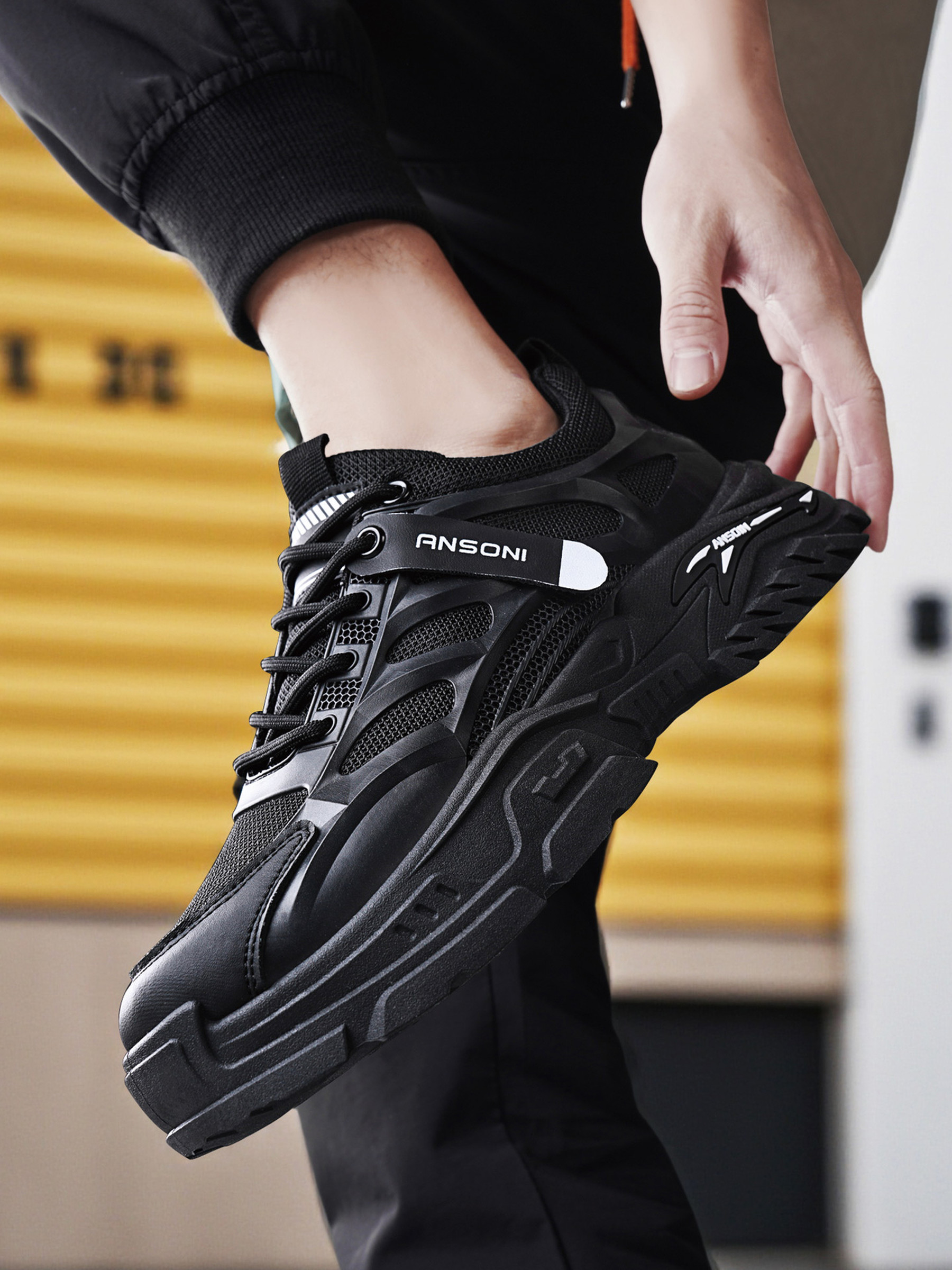 Men Mesh Lace-Up Sports Sneakers