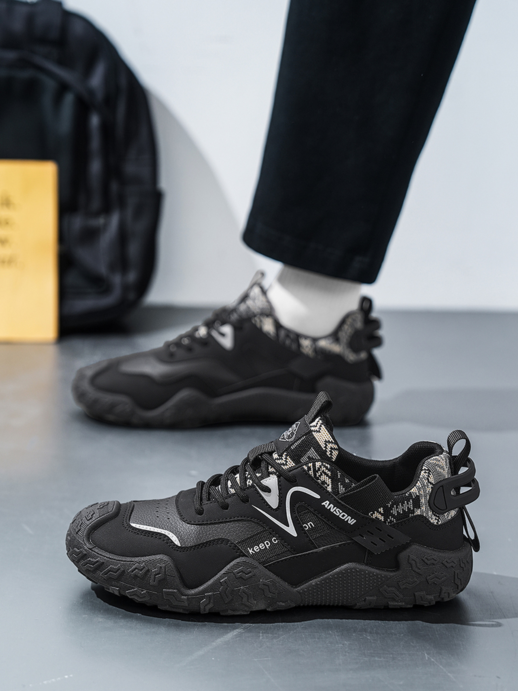 Men Lace-Up Casual Sports Sneakers