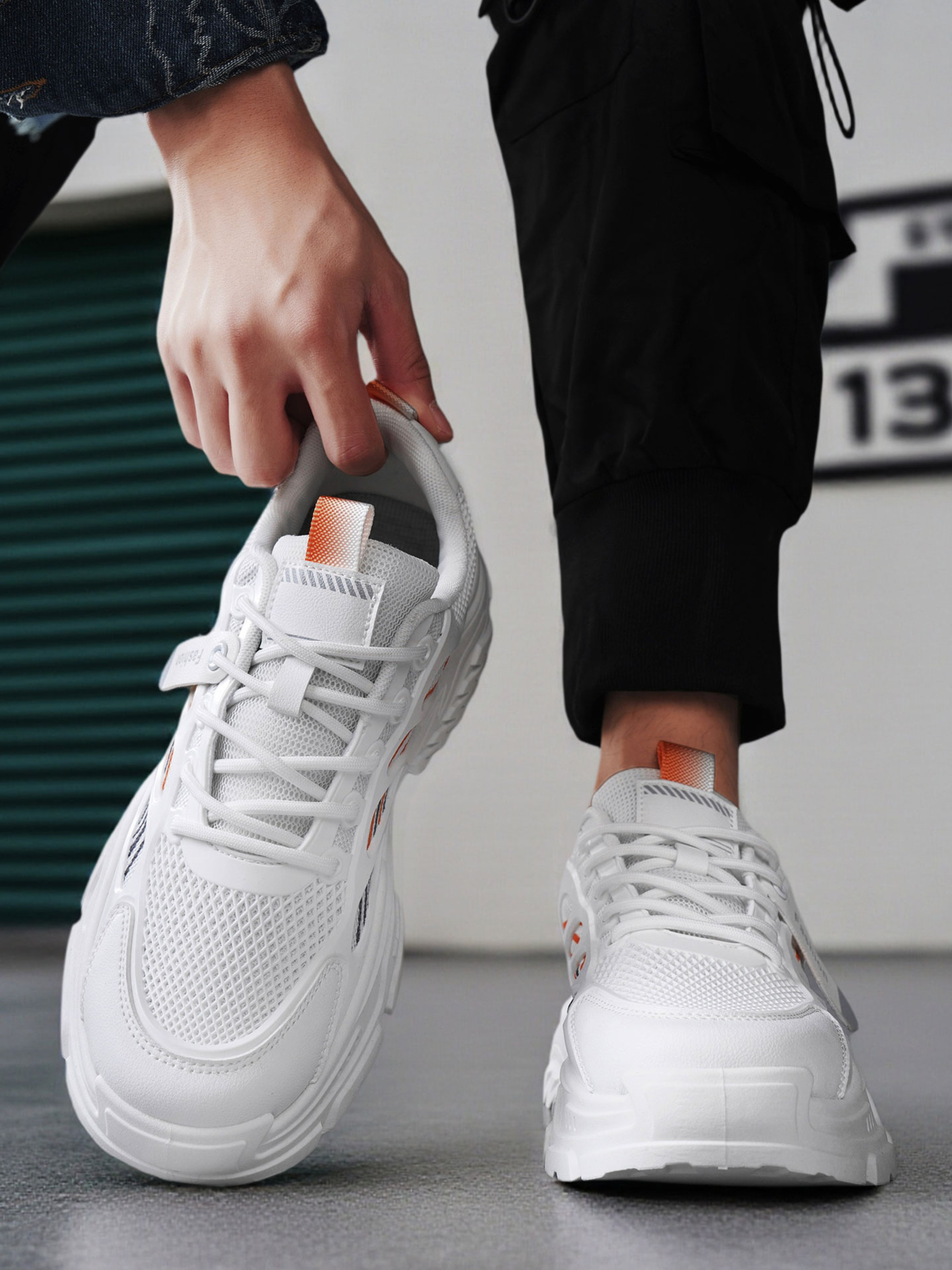 Men Mesh Lace-Up Sports Sneakers