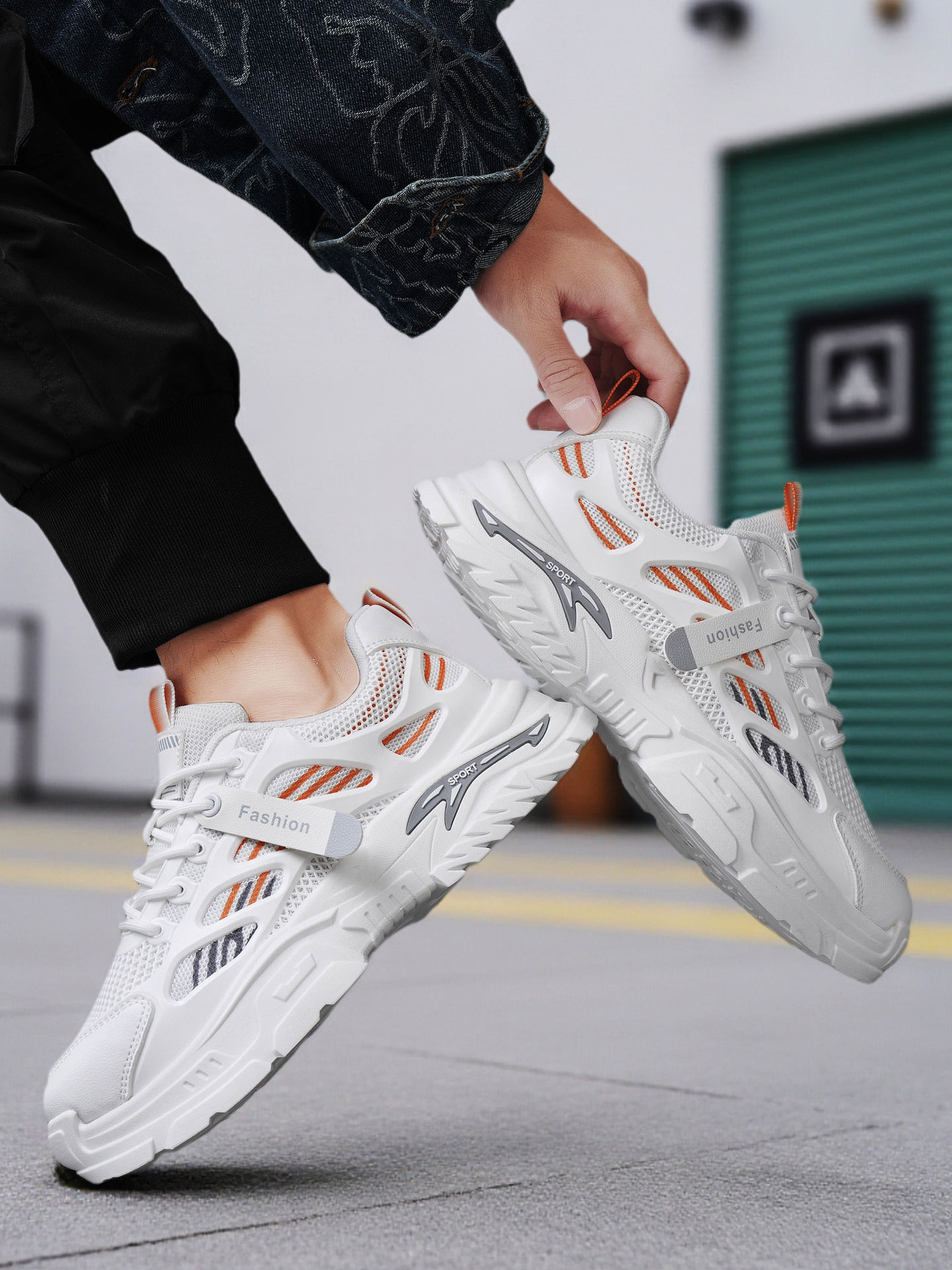 Men Mesh Lace-Up Sports Sneakers