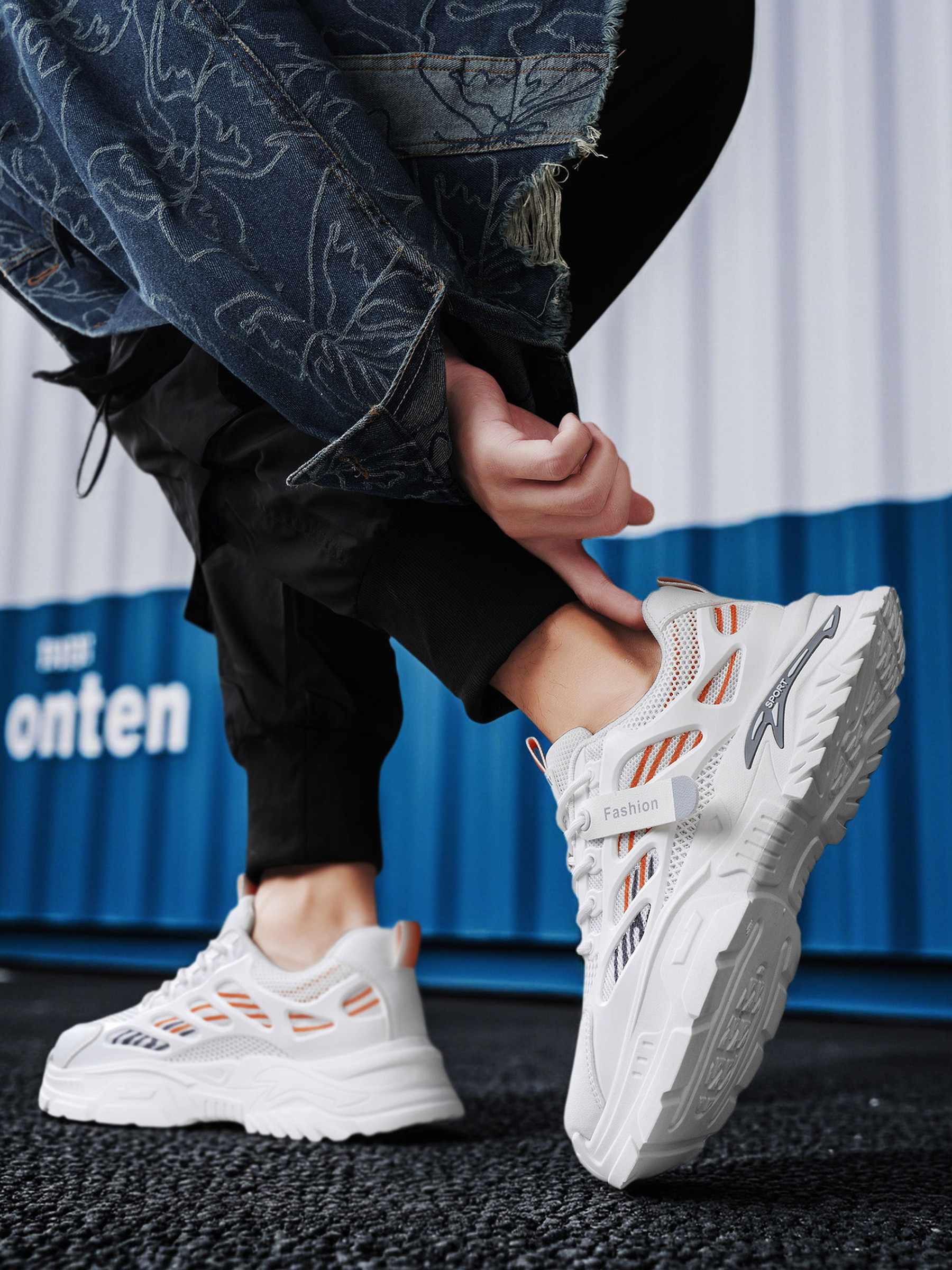Men Mesh Lace-Up Sports Sneakers