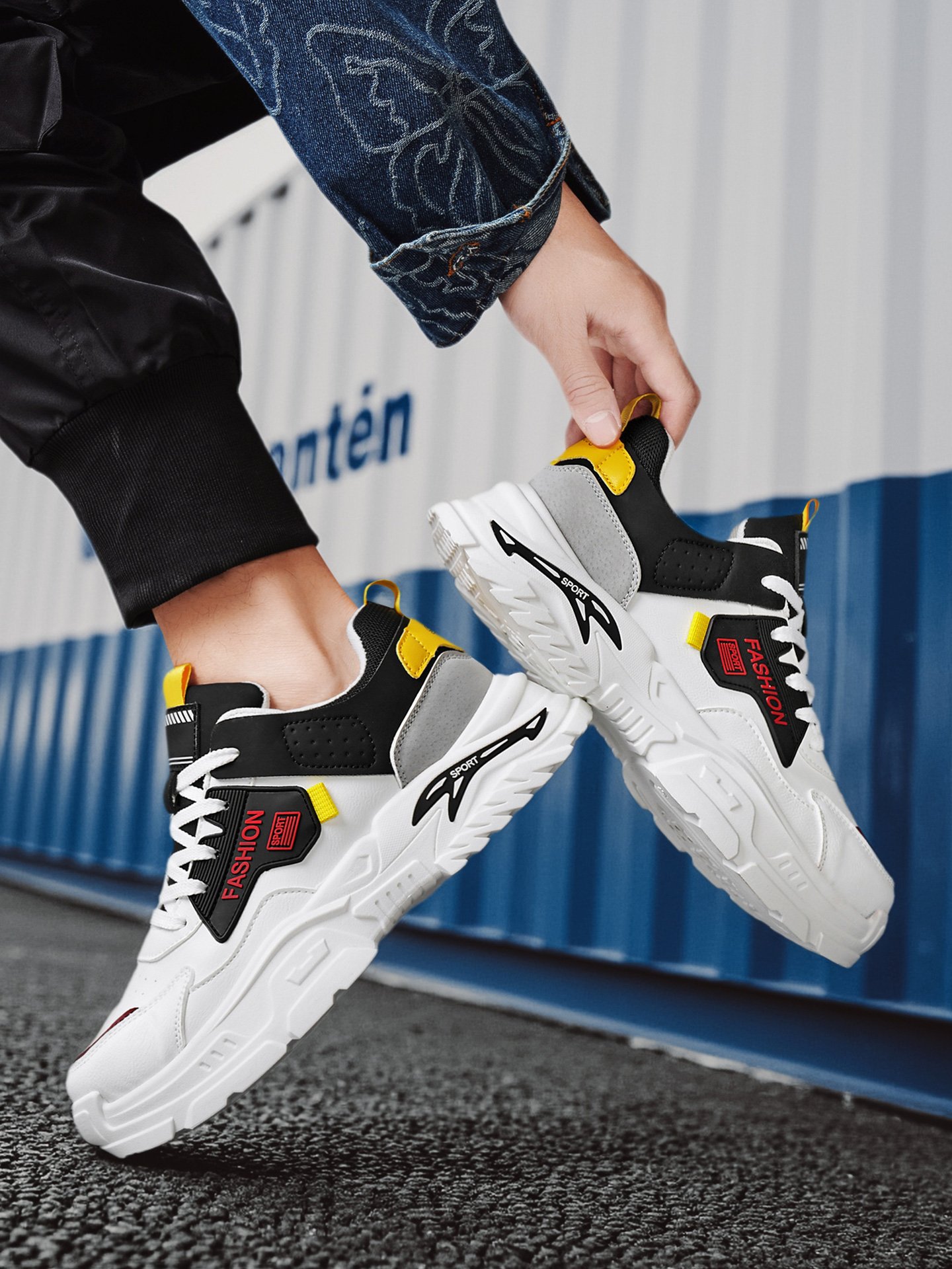 Men PU Lace-Up Sports Sneakers