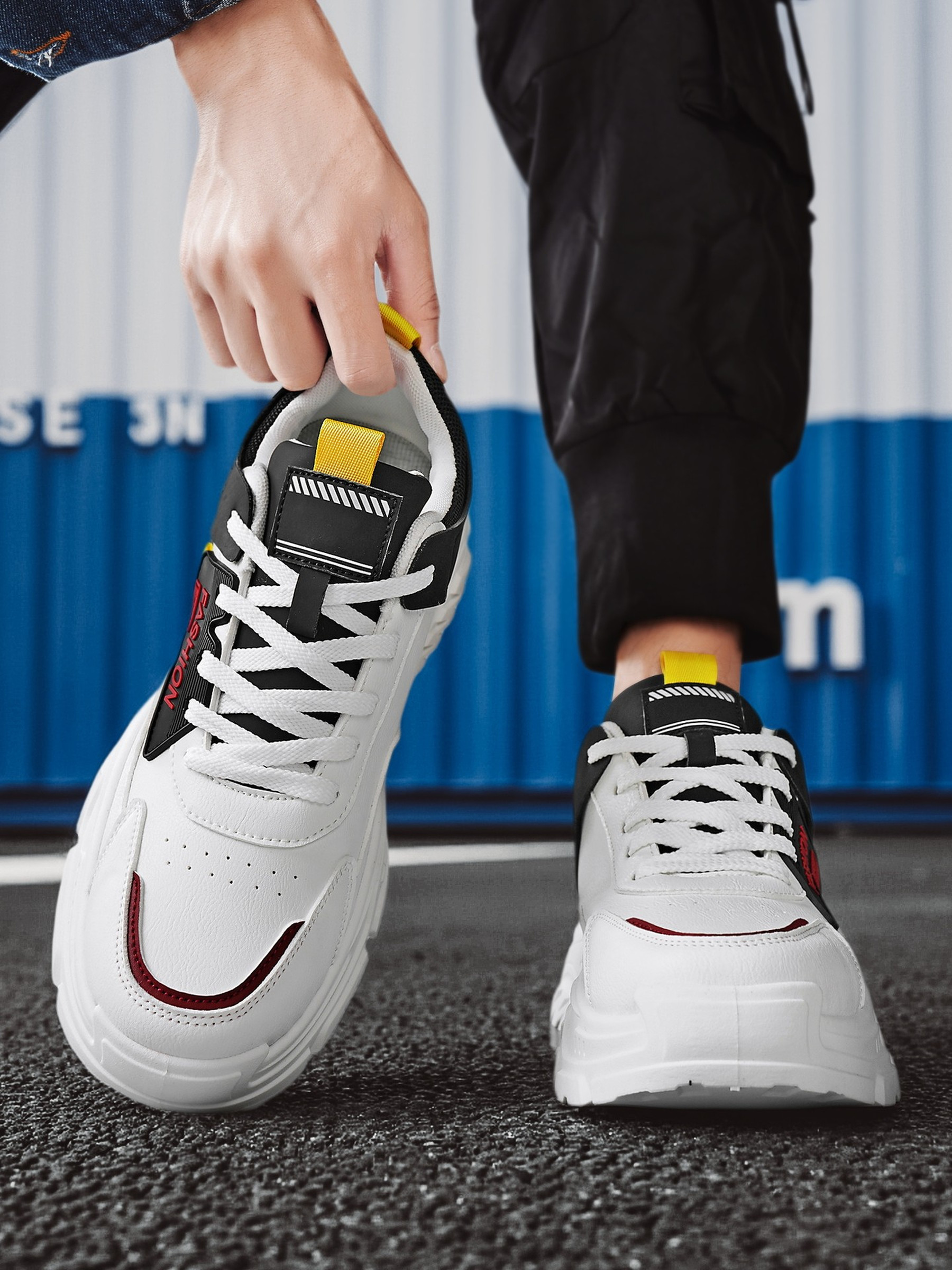 Men PU Lace-Up Sports Sneakers