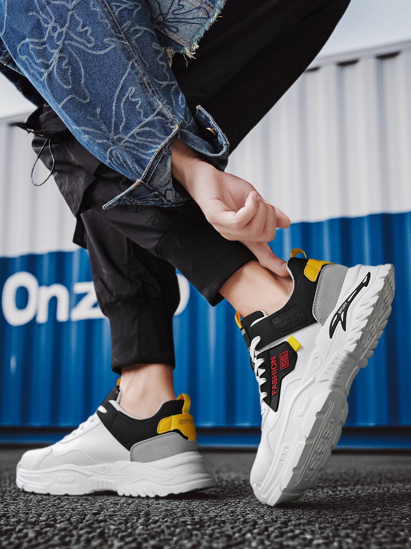 Men PU Lace-Up Sports Sneakers